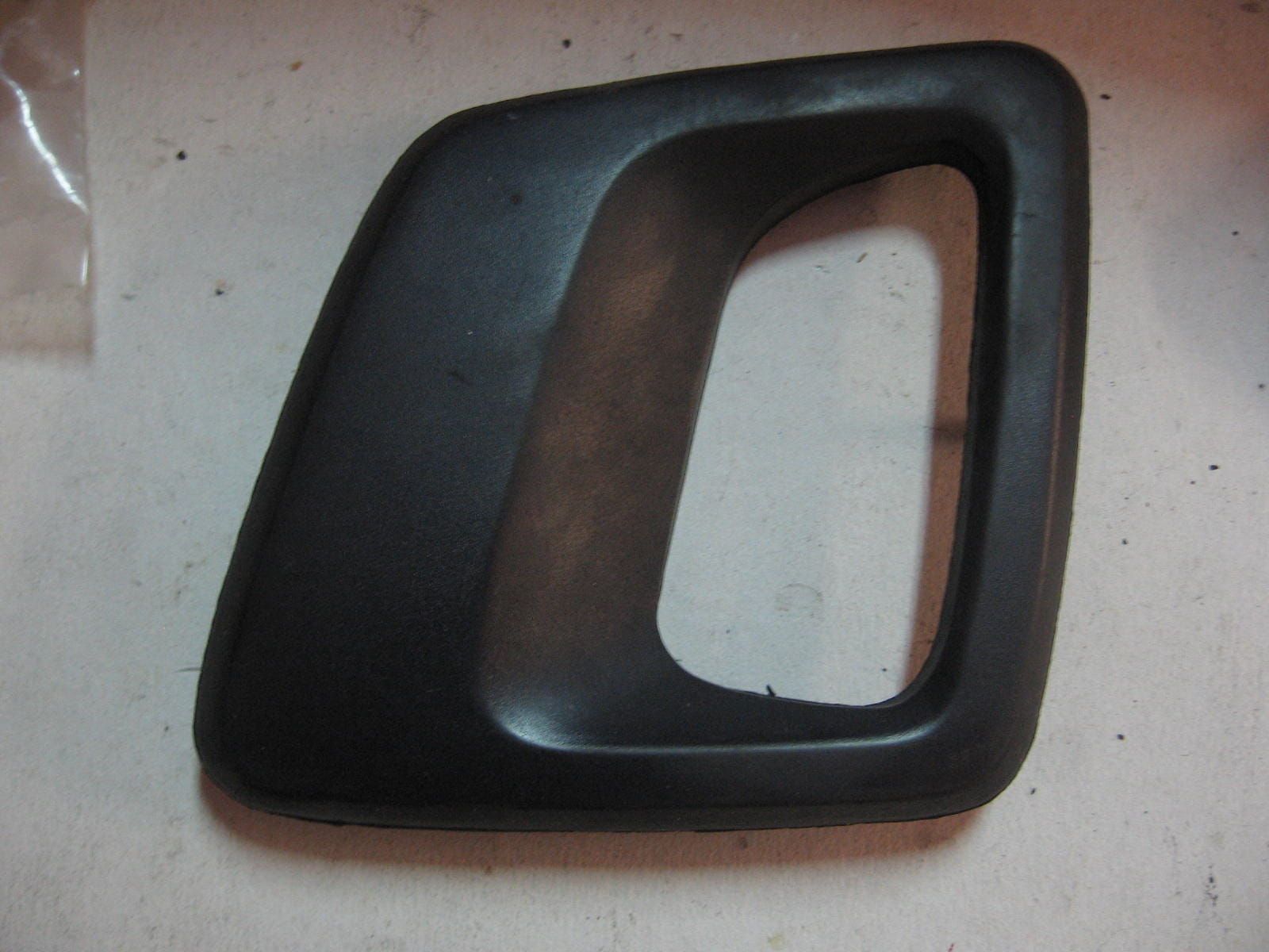 rubber handgreep zijkp frame rechts	(alle pennen heel) St1100 1991-04	83610-mt3-000