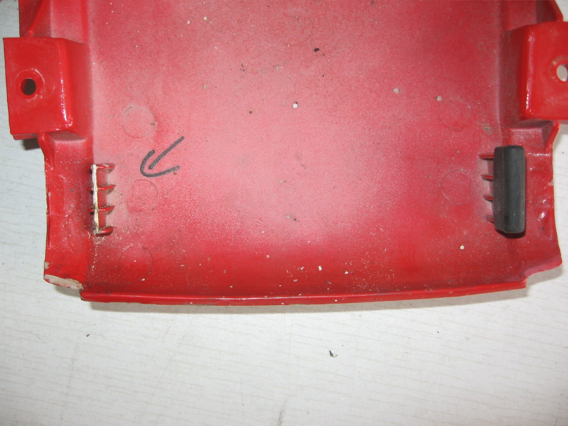 middendeksel kontje ( Onderkant 1 pen afgebroken. ) 	Cb250 1994	83800-kbg-770
