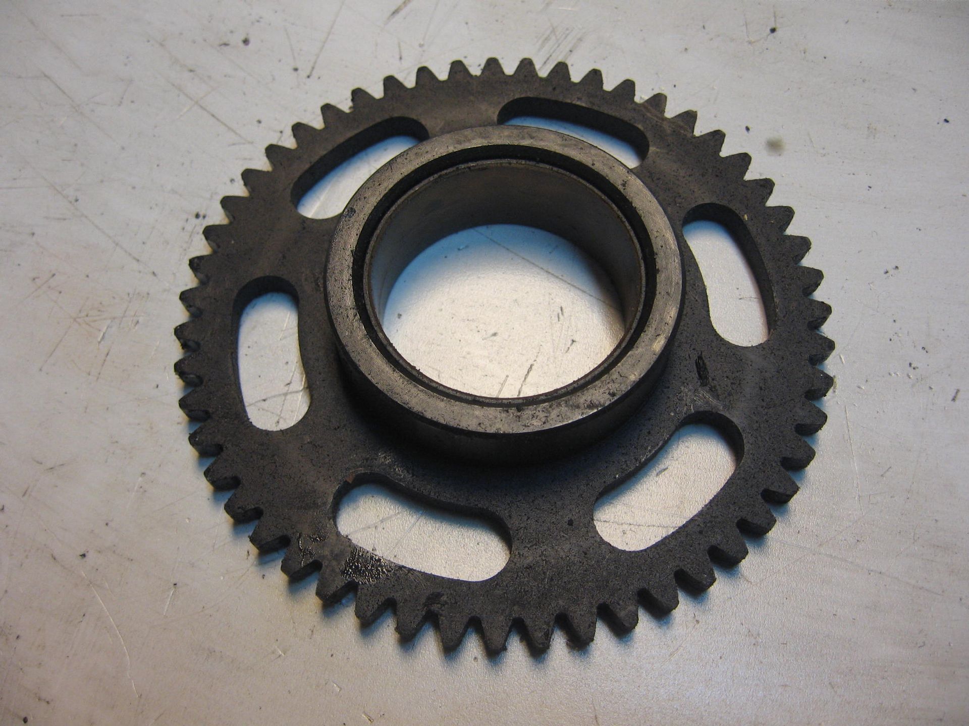 tandwiel startkoppeling -- cb400n 1983	cb400 1979- , cb450 cm450	28110-443-900	28110-413-784