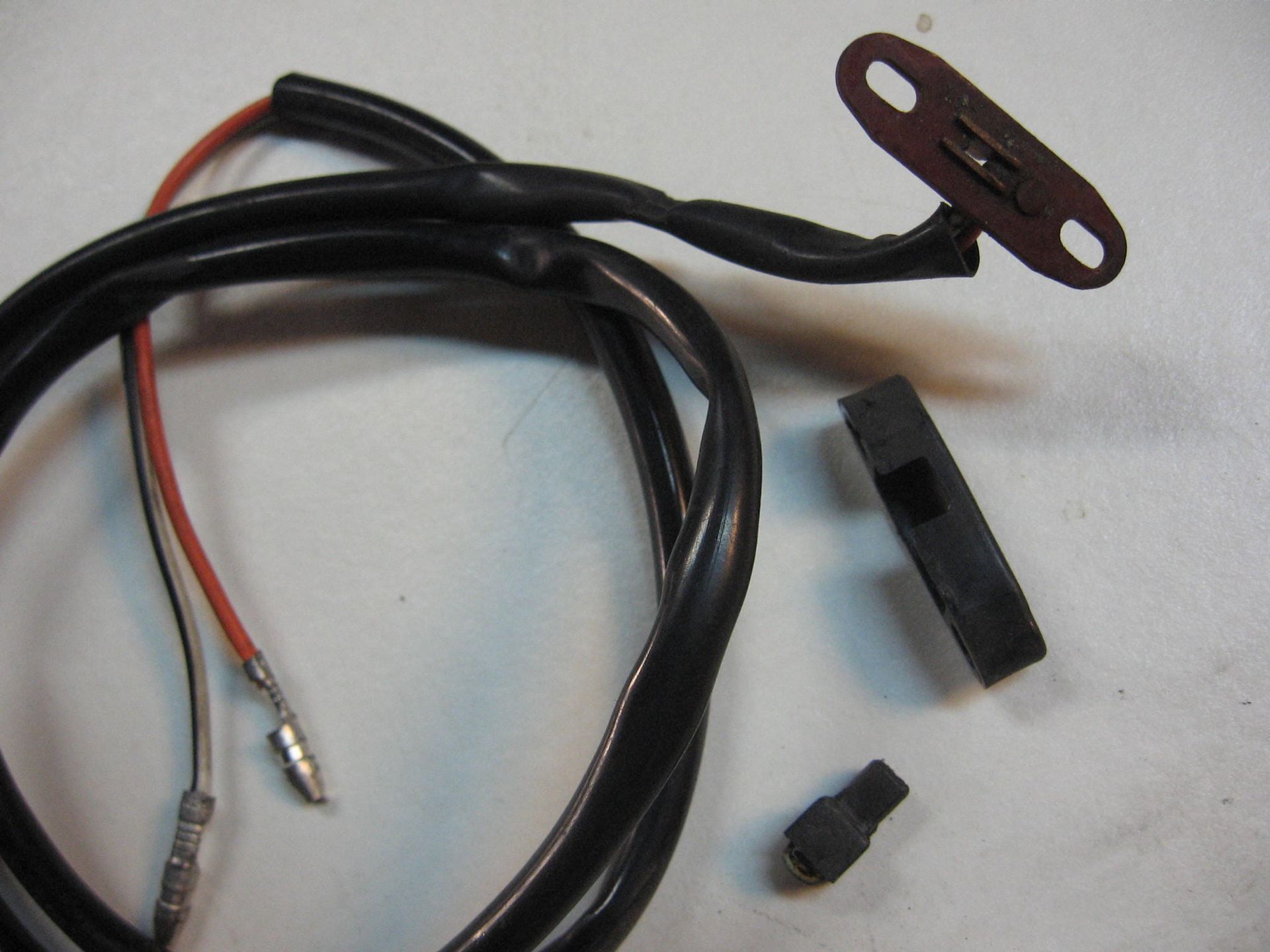 remlichtschakelaar stuur /draad +/- 75cm/ gsx400e 57460-33700