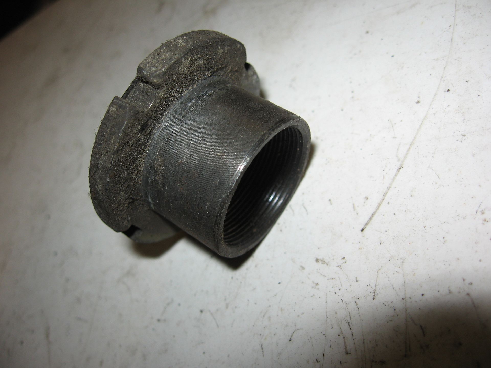 gereserveerd : topmoer met bus stuurpen 	Gs1100 82-83 gs1150 84-86	51631-34200