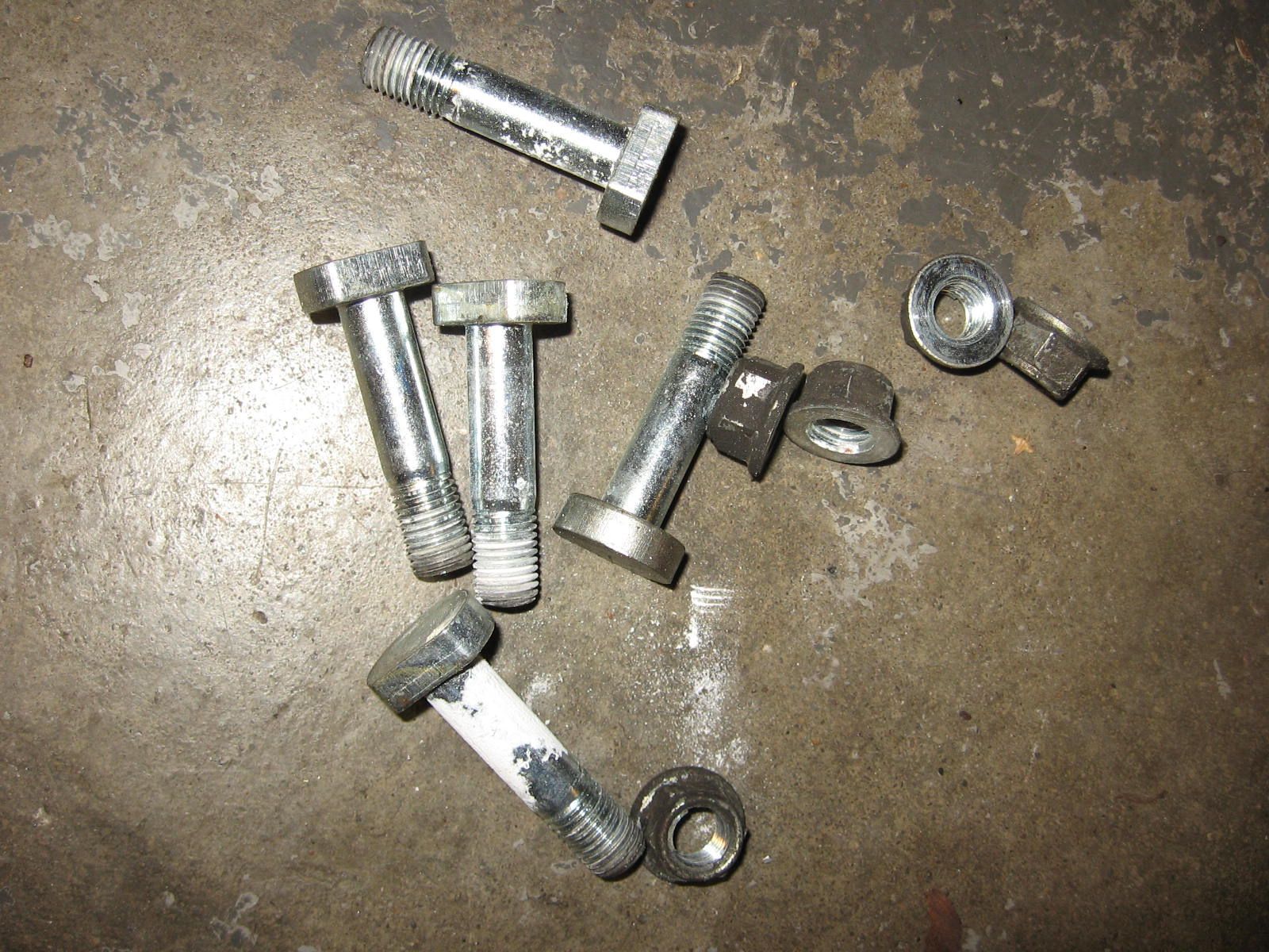 set bouten kettingwiel	Gsx600f gsx750f 88-97	09119-10037