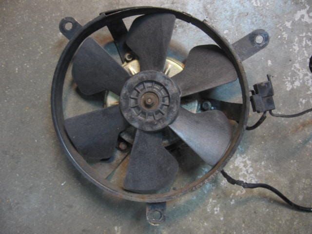 ventilator met steun -- cbr900rr 1993-1995 , 19015-mw0-000 / 19020-mg8-003 / 19030-mw0-003