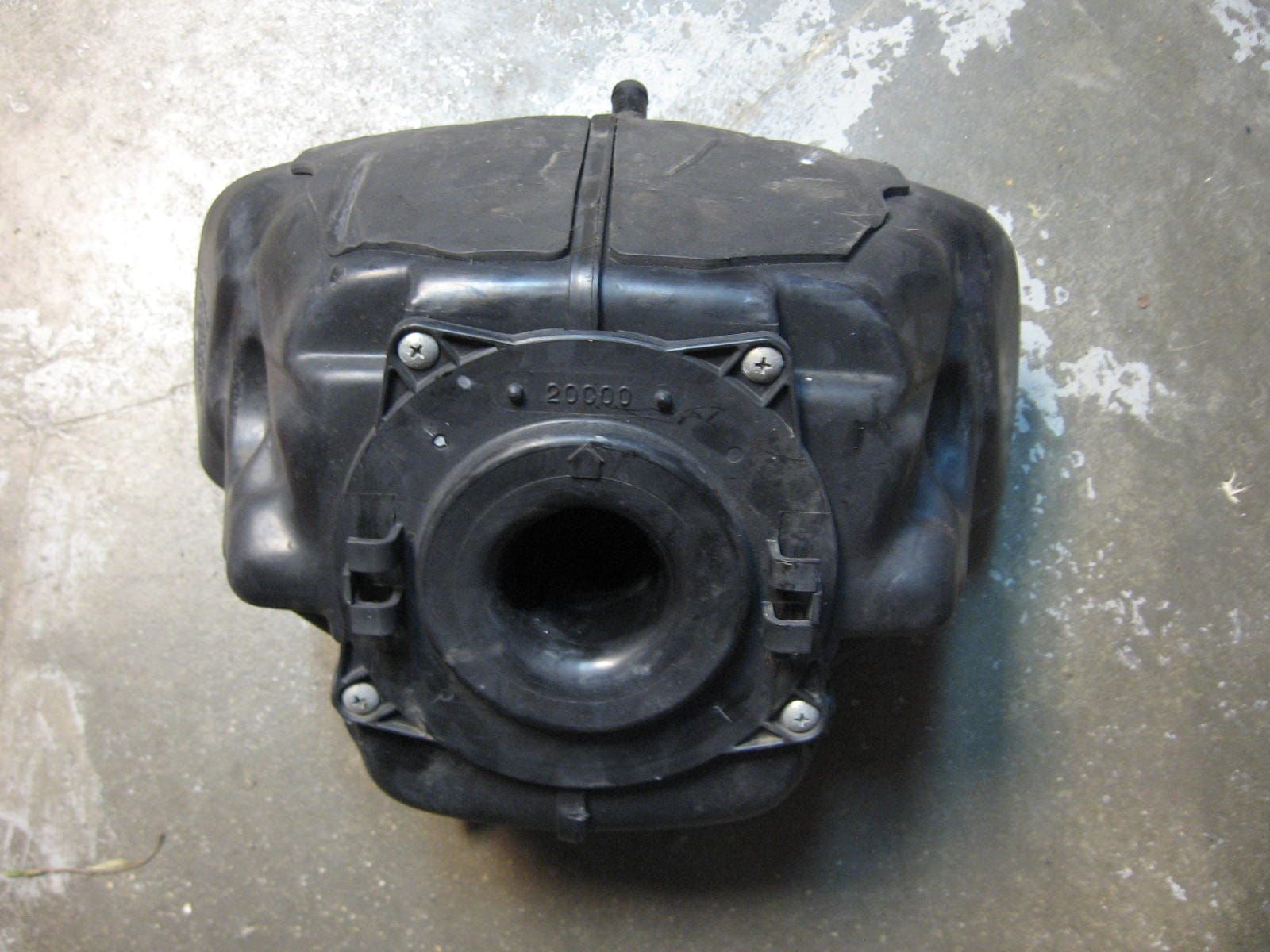 luchtfilterhuis	Gsx600f 	13700-20c03 , 13700-20c01	13700-20c23
