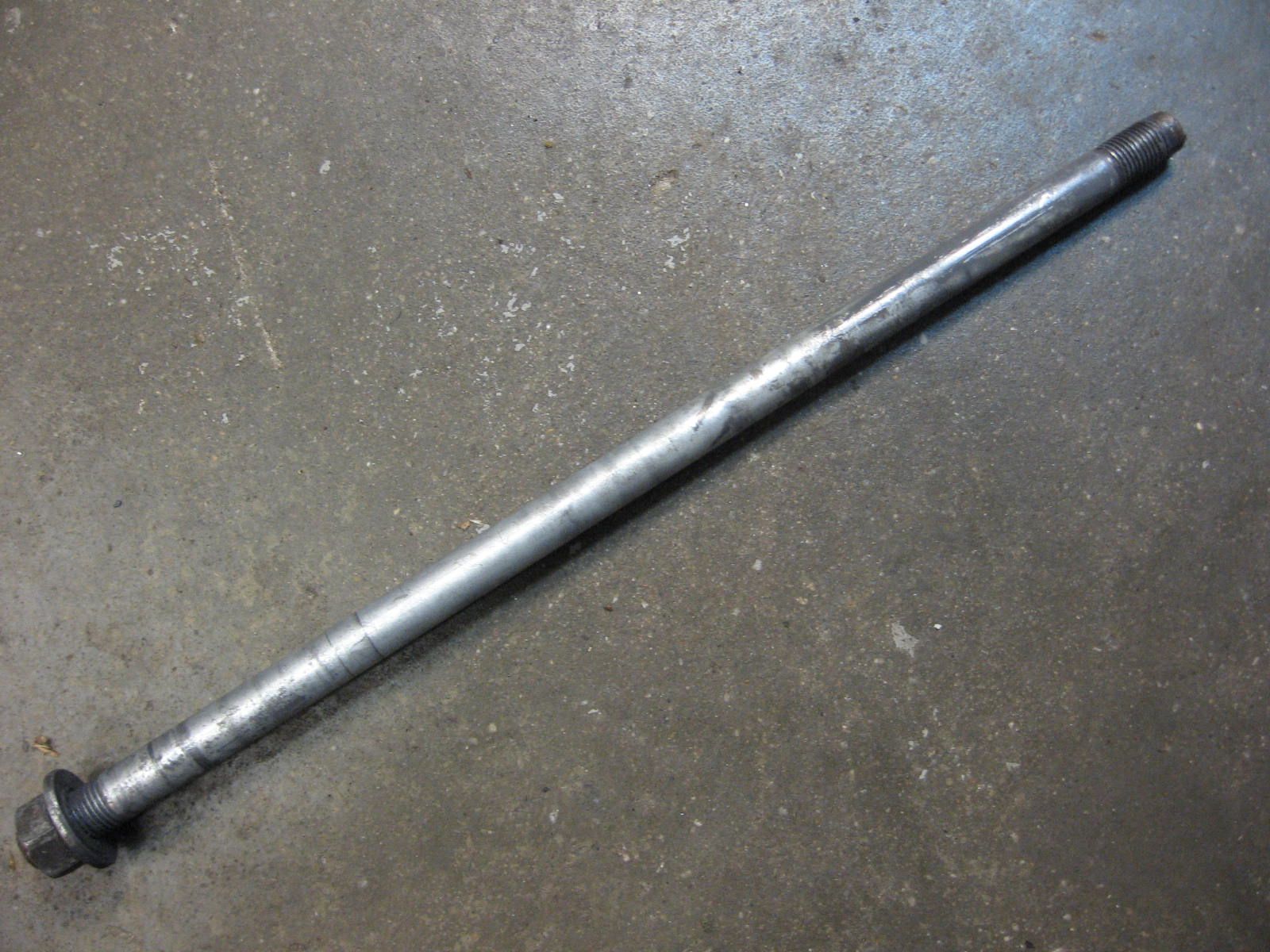 stud bolt , draadeind m12x1,25x310met 1 moer	Xz550 82	90116-12374