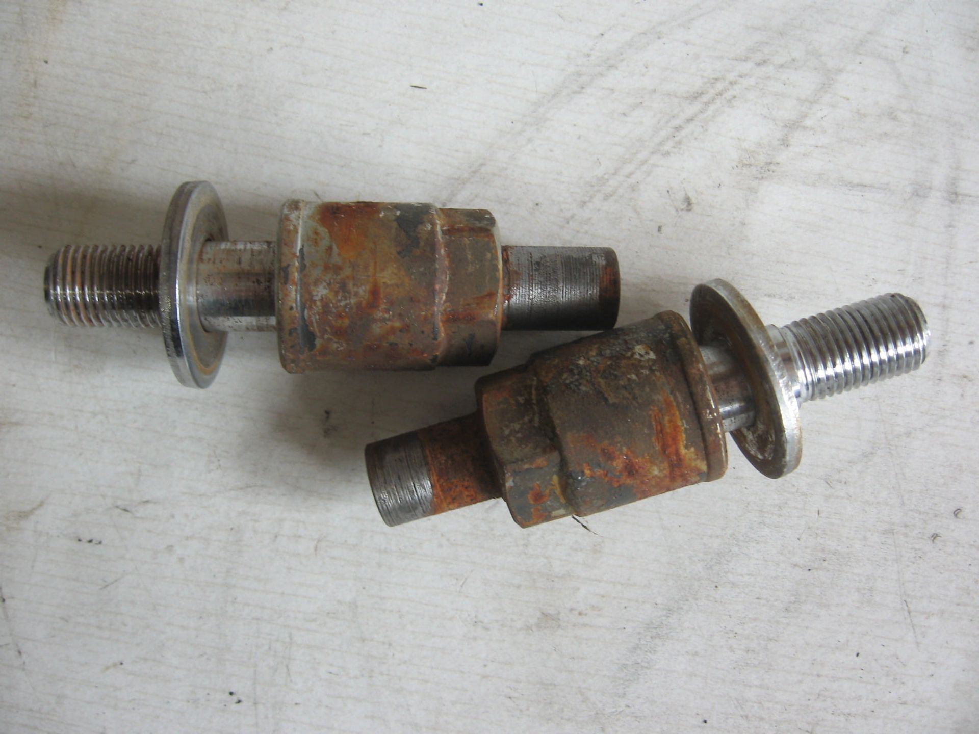 set bovenste bevestiging achter schokbrekers (veren)	Cmx450c 1986-87	52452-mm2-000