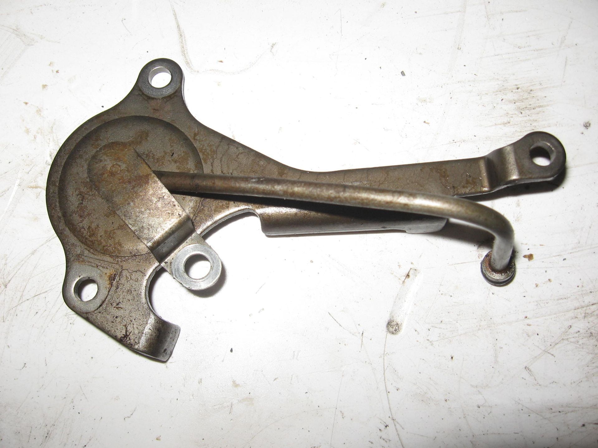 plaat met olieleiding in rechtercarter plaat met olieleiding in rechtercarter // xl600v 1987-88 vt600 xlv650	15520-ms6-000 + 23212-ms9-000
