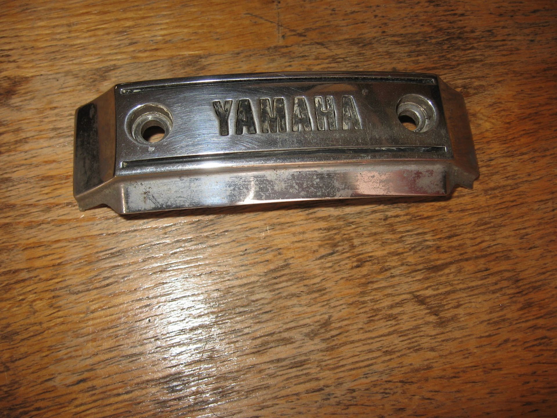 embleem yamaha voorvork	Xv700 86-87, xv1100 86-87	1RM-23122