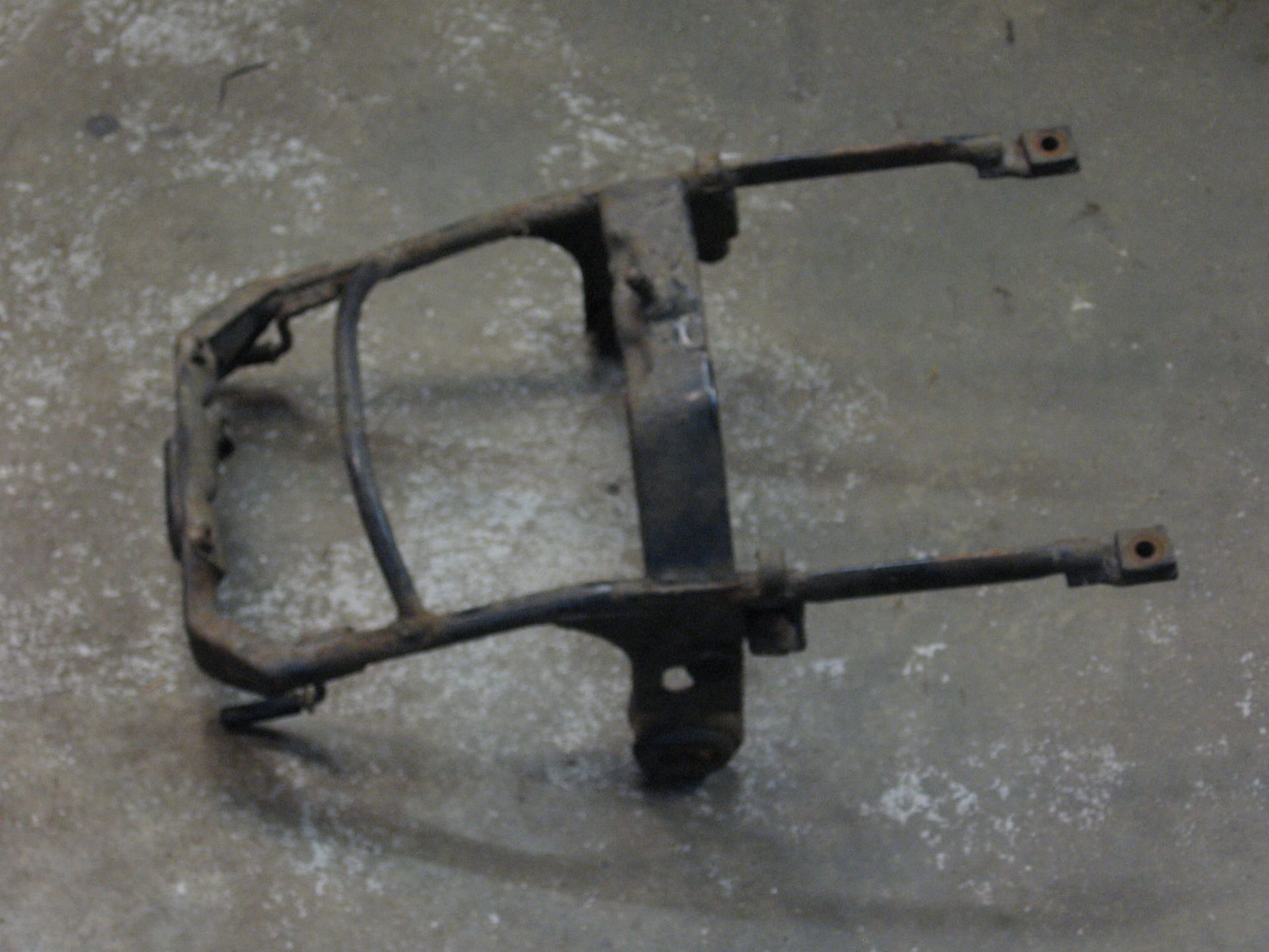 supframe achterspatbord 	( roest maar stevig ) Vt600c 1988-98	80111-mr1-620
