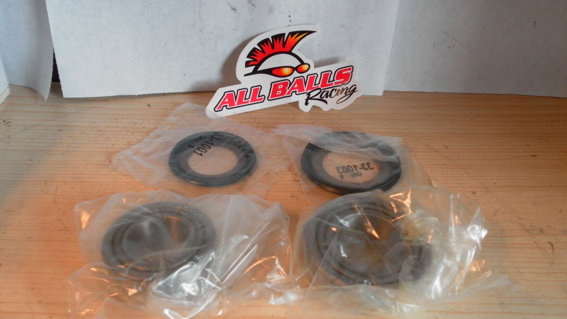 Balhoofd lager set	SV650 99-06/SV650S 02-06/ SV650N 03-09 gsx1300 Bking 08-09 +DIV			AB 22-1003		SSS903 /SSS903R
