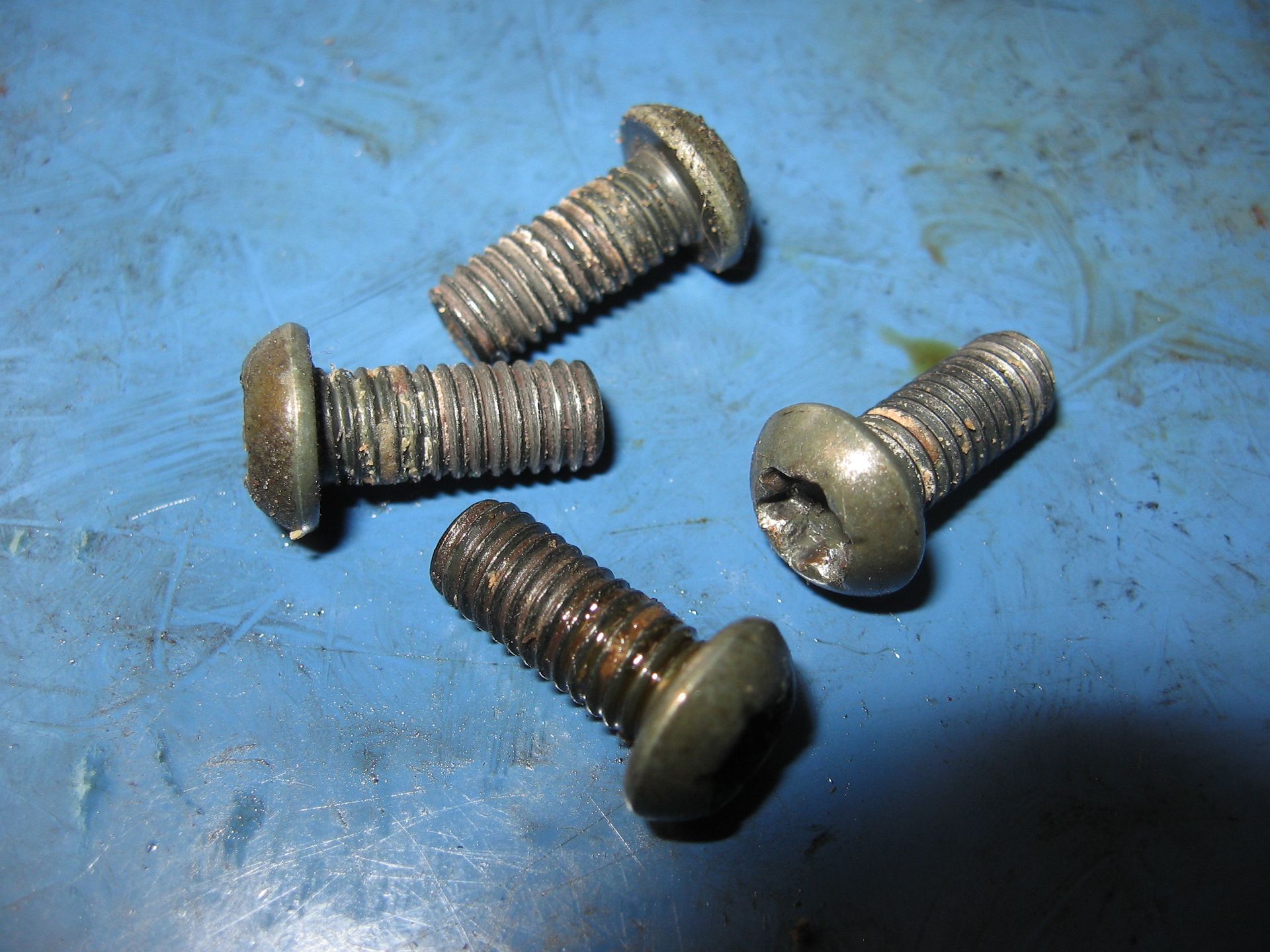 4x bout inlaatrubber torx m6x14		92153-0406