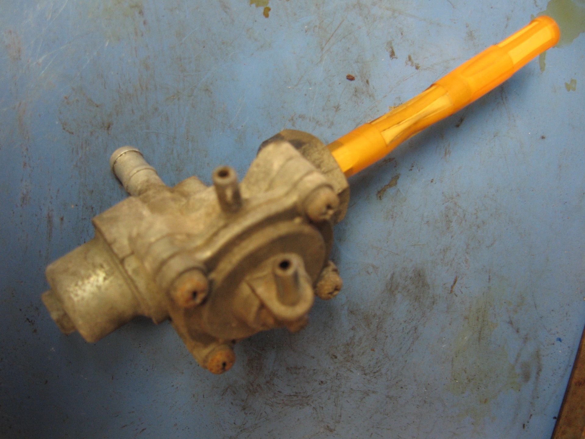 benzinekraan 	Cb450sc 1985-86 , gl500 81-82 , ft500 82-83	16950-MC9-830