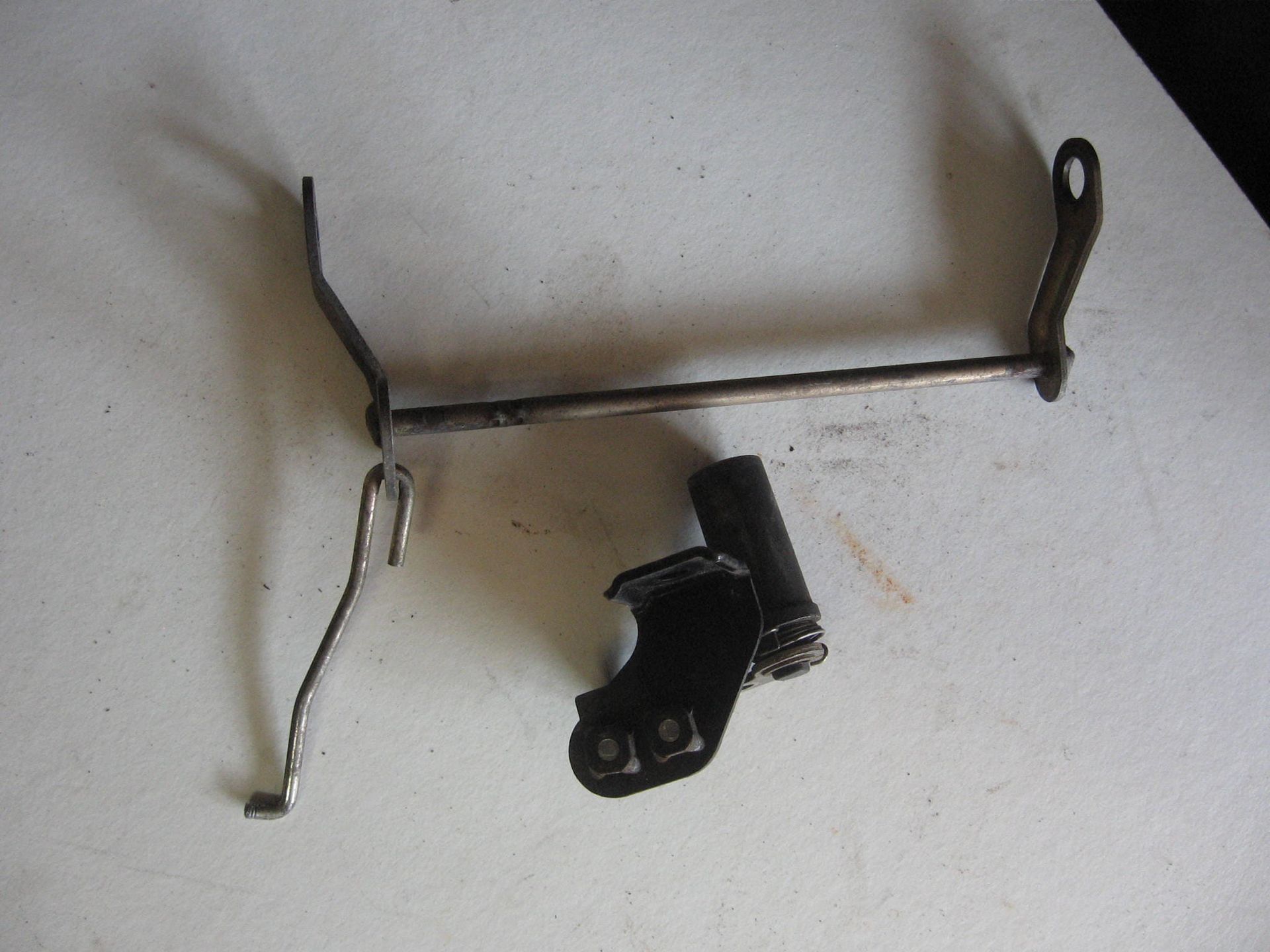 beugel bevesteging zadel met slotbeugel ( zonder sleutel ) // gpx600 c2 zx600c2		32074-1132