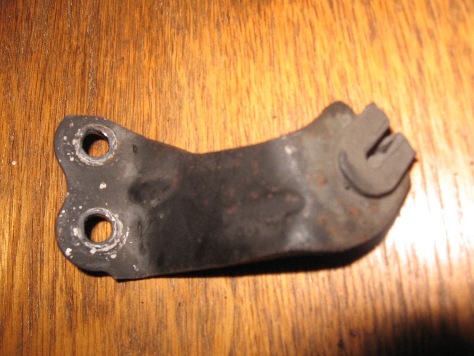 Ophang beugel oliekoeler links	Gsx600f 1988-97  	16622-19c00