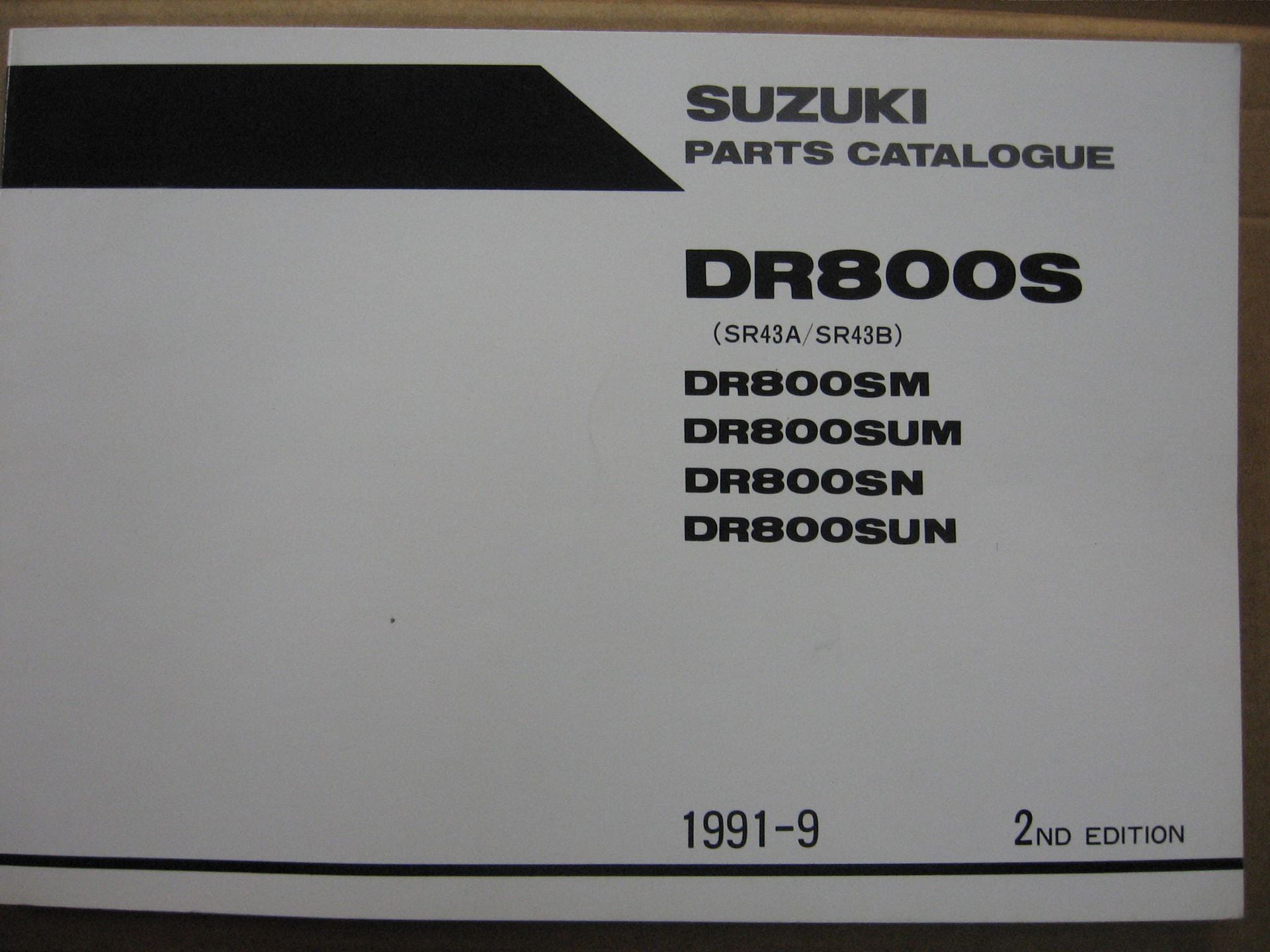 suzuki origineel parts catalog / manual  uit 1991-3 1e editie 	DR800S M,N 1991-92	,SR43A/SR43B,	9900 B-30084-010