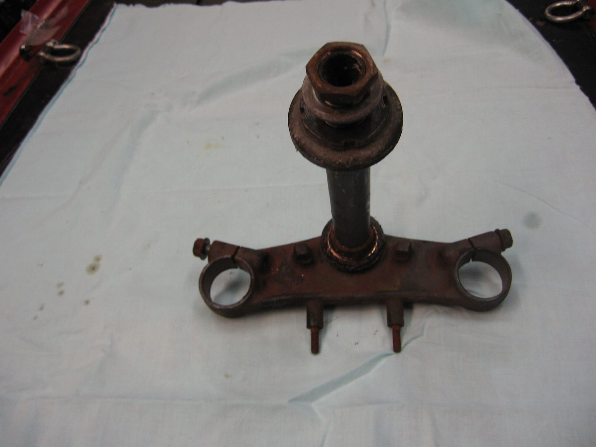 T-stuk balhoofd , onderste balhoofdplaat	Cb650sc 82	53200-460-840ZA