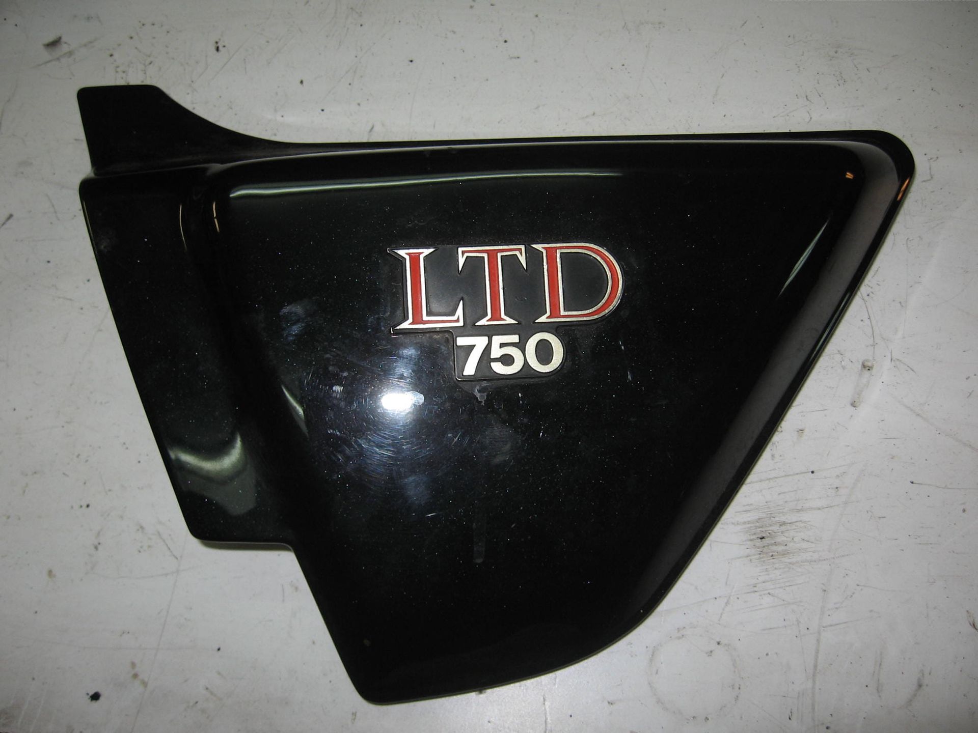 zijkap frame links KZ750 ltd 1981 4cyl / KZ750H1-3/LTD 80-83 /KZ650CRS 81-83		36001-1095 li