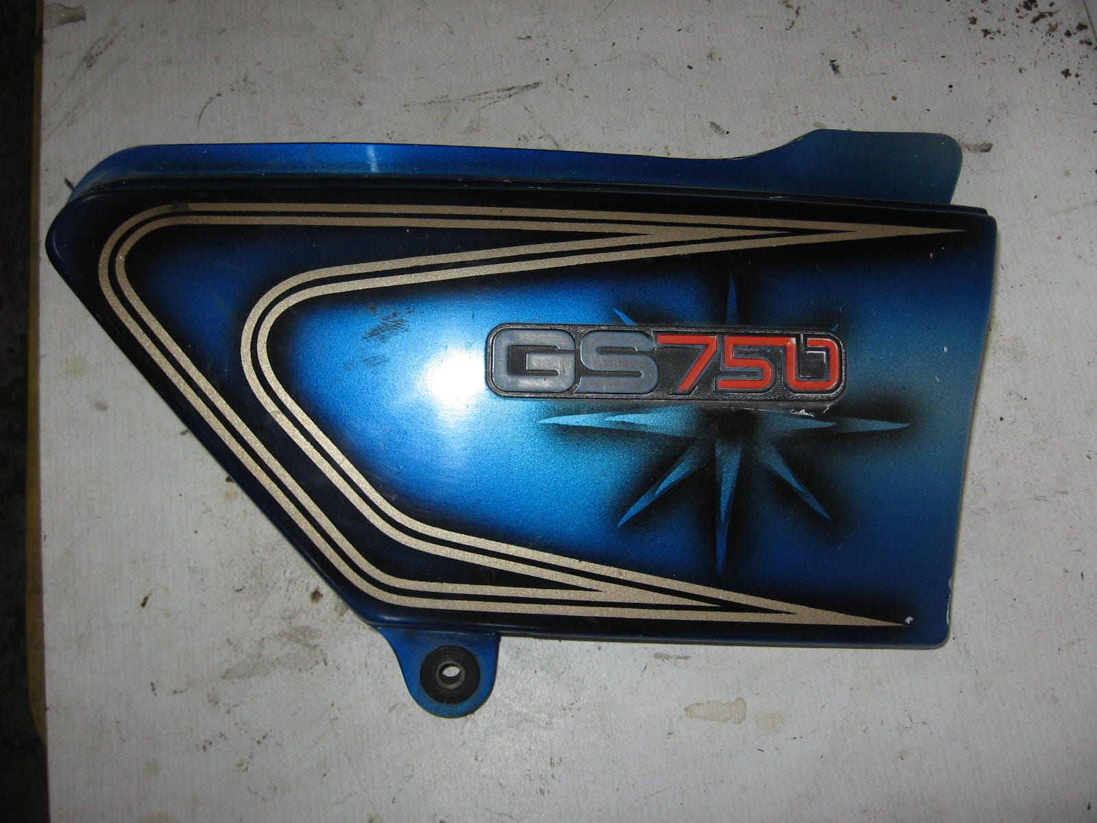 zijkap frame rechts	Gs750  77-79	47111-45000