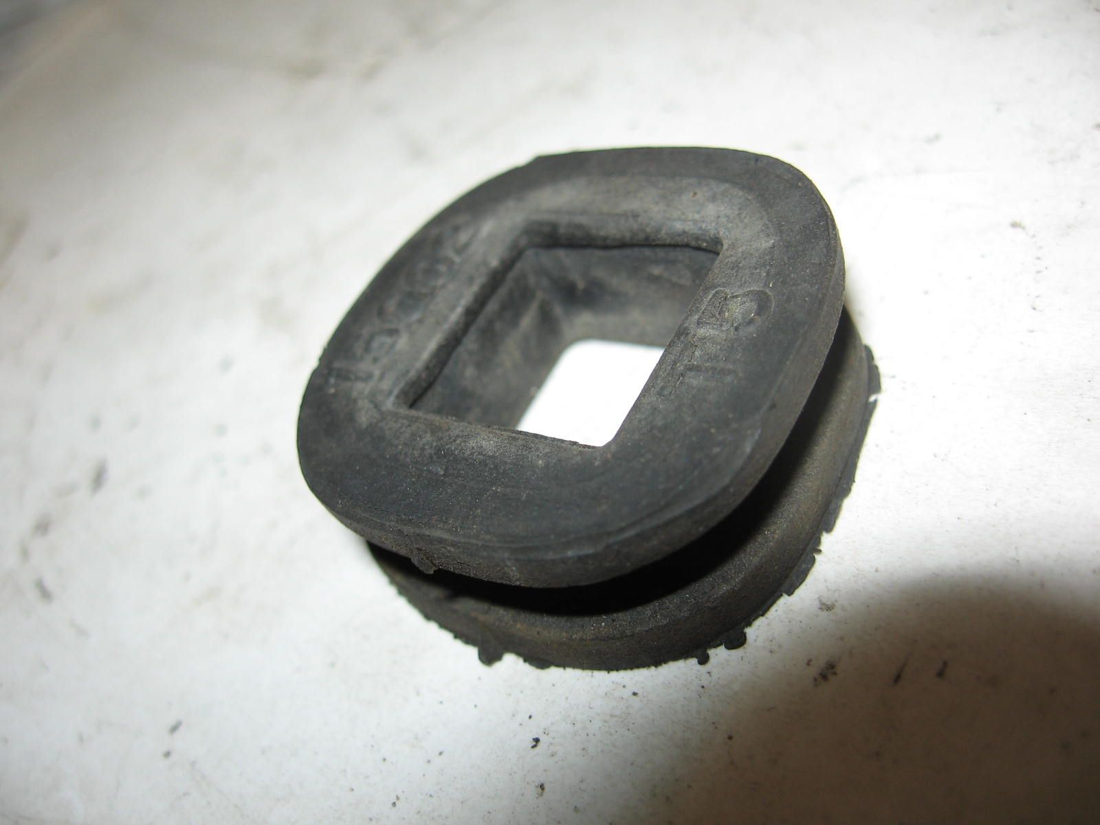 2x rubbers bevestiging knipperlicht in lamporen	Gsx400e gn400 n gs450	09320-15002