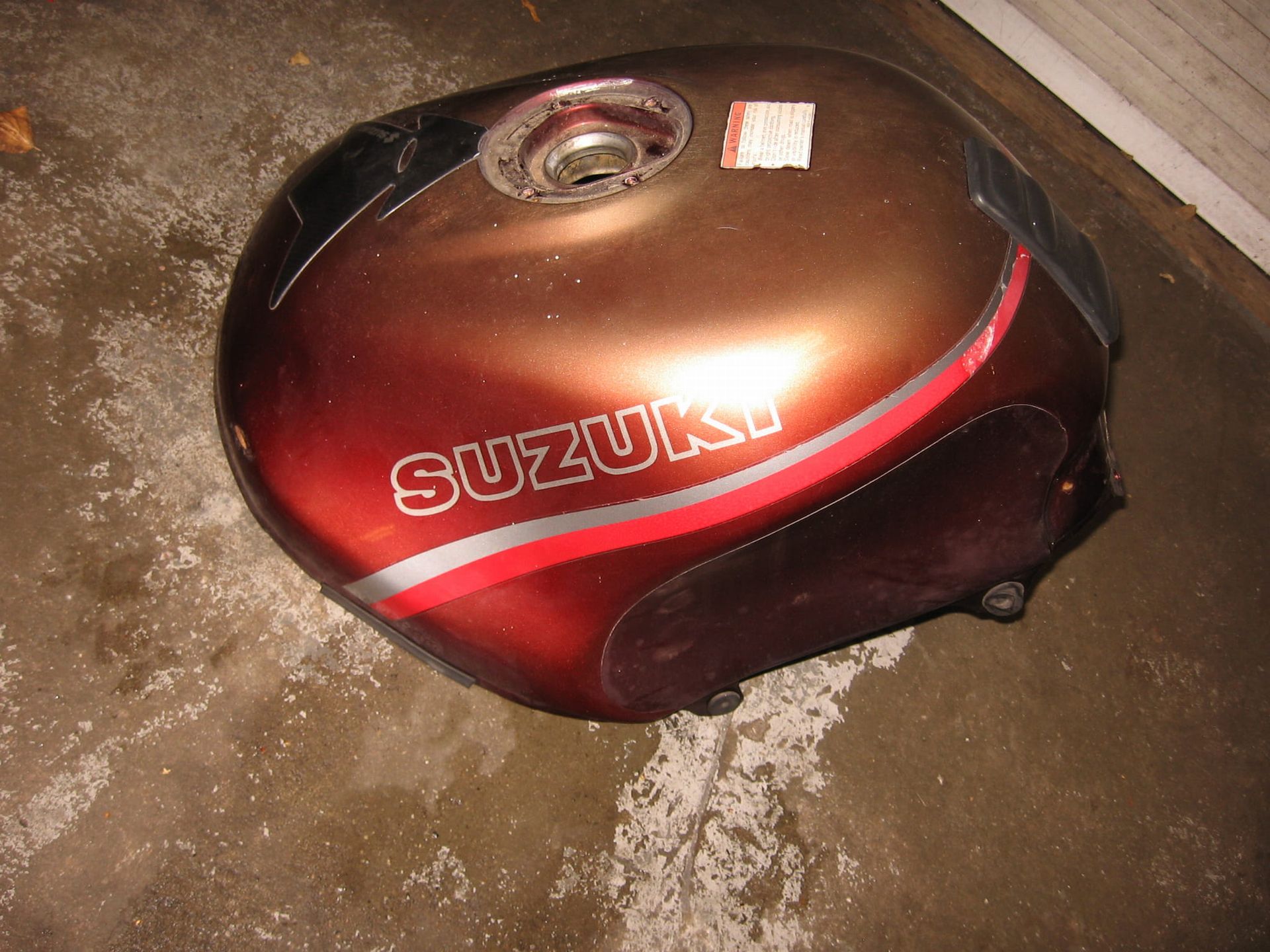 benzinetank 	gsx1100F (R) 88-94 44100-48D20-K31 ,44100-48D40-K31 , 44100-48D20-K32