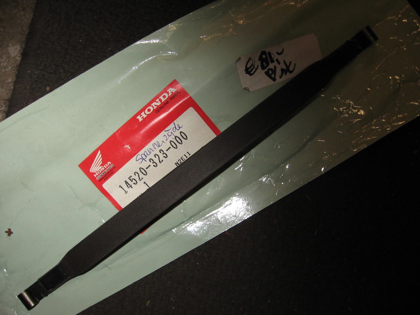 tensioner slipper . Geleider van nokkenaskettingspanner – cb550 , cb500 four		oem		14520-323-000