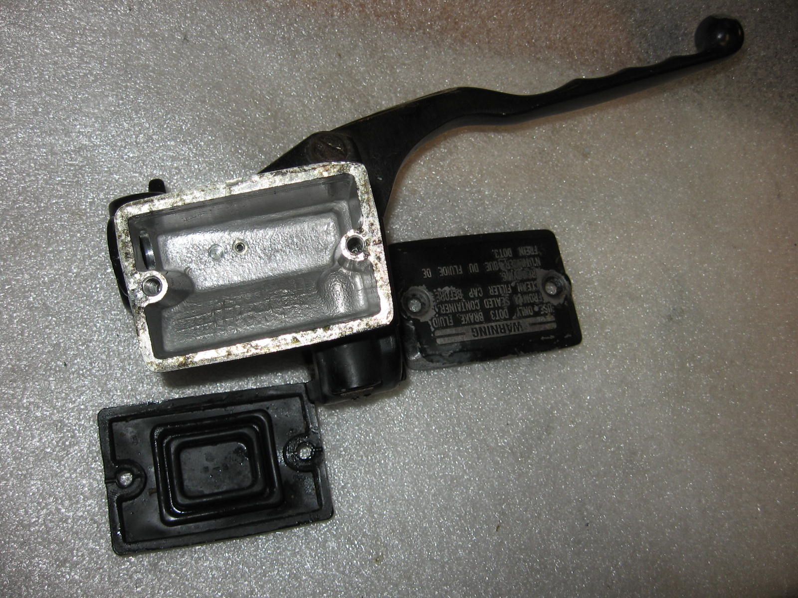 hoofdrempomp	Gpz500  87-91	43015-1330 , bout hevel zit vast