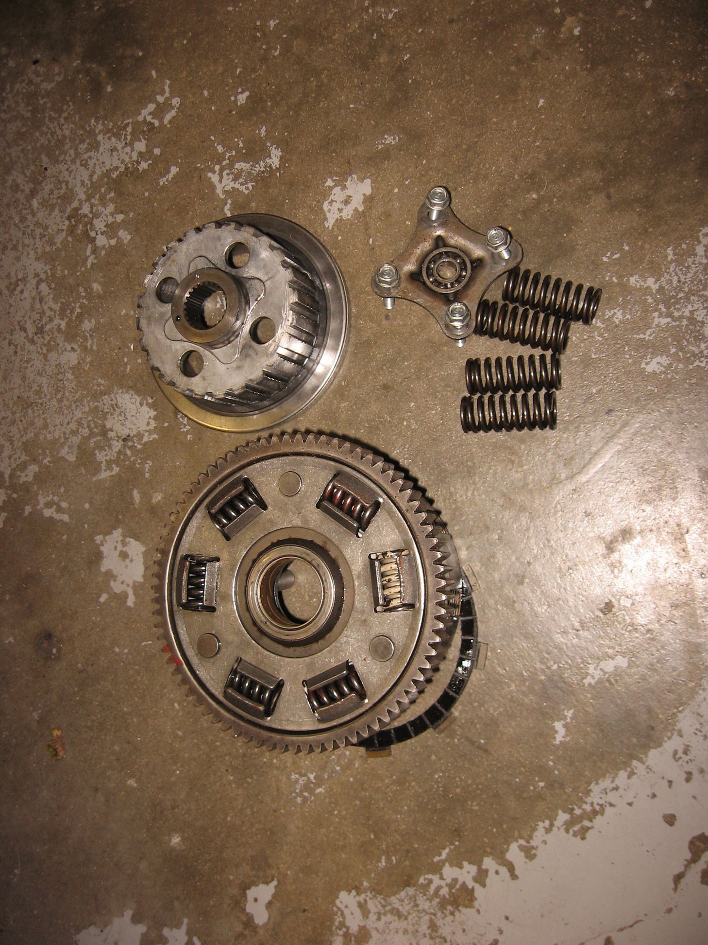 koppeling 	Cb400t 1979-81 , 	22100-413-010 ,22120-413-000 ,  22350-413-000 , 22361-413-010