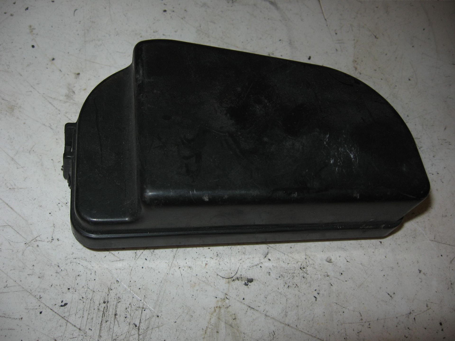 deksel relais kast links // gl1500  1989-1992		38206-mt2-000