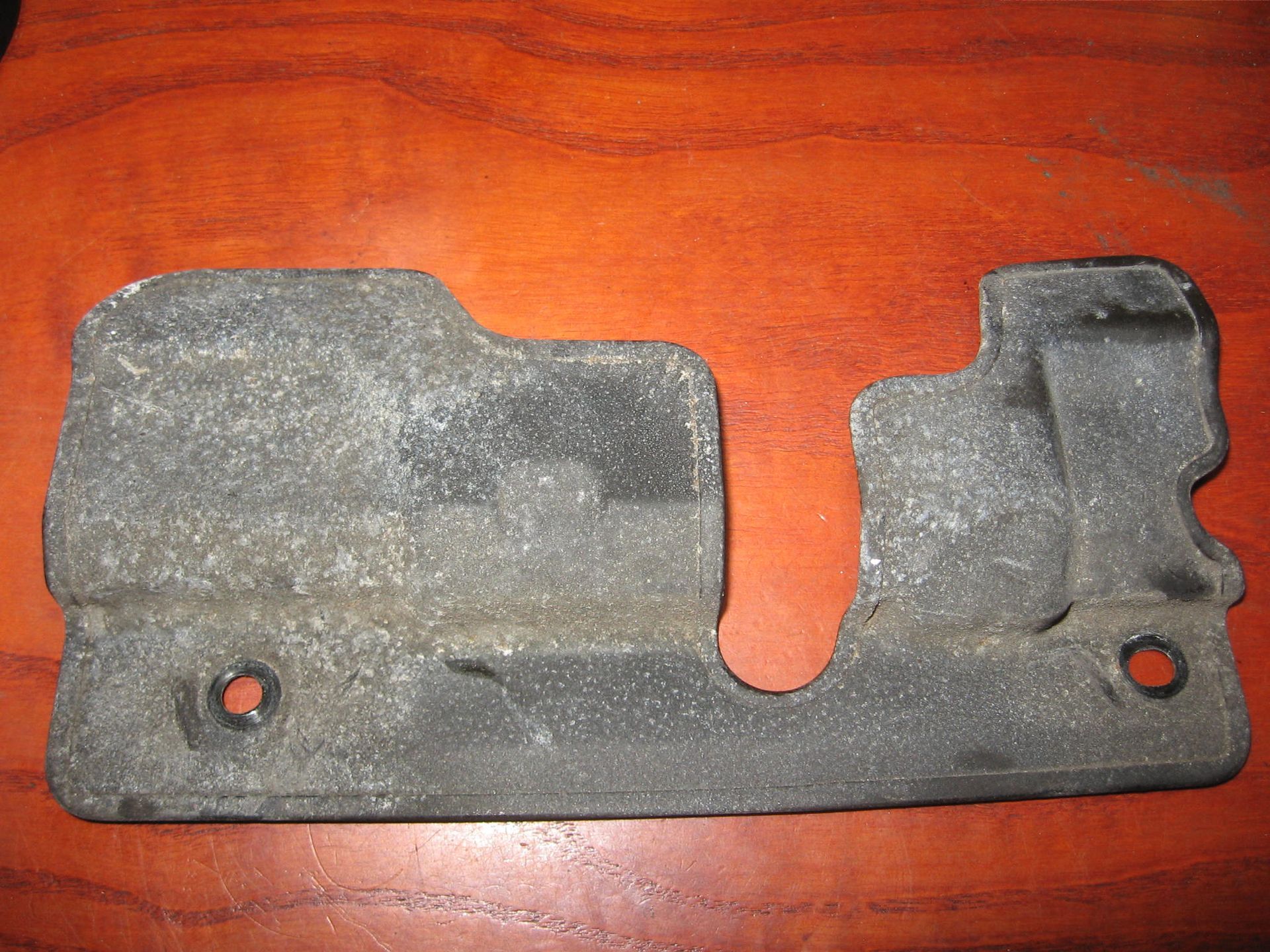 hitteschild carburateur  vf500f 1985		50428-mf2-000	50428-mf2-010