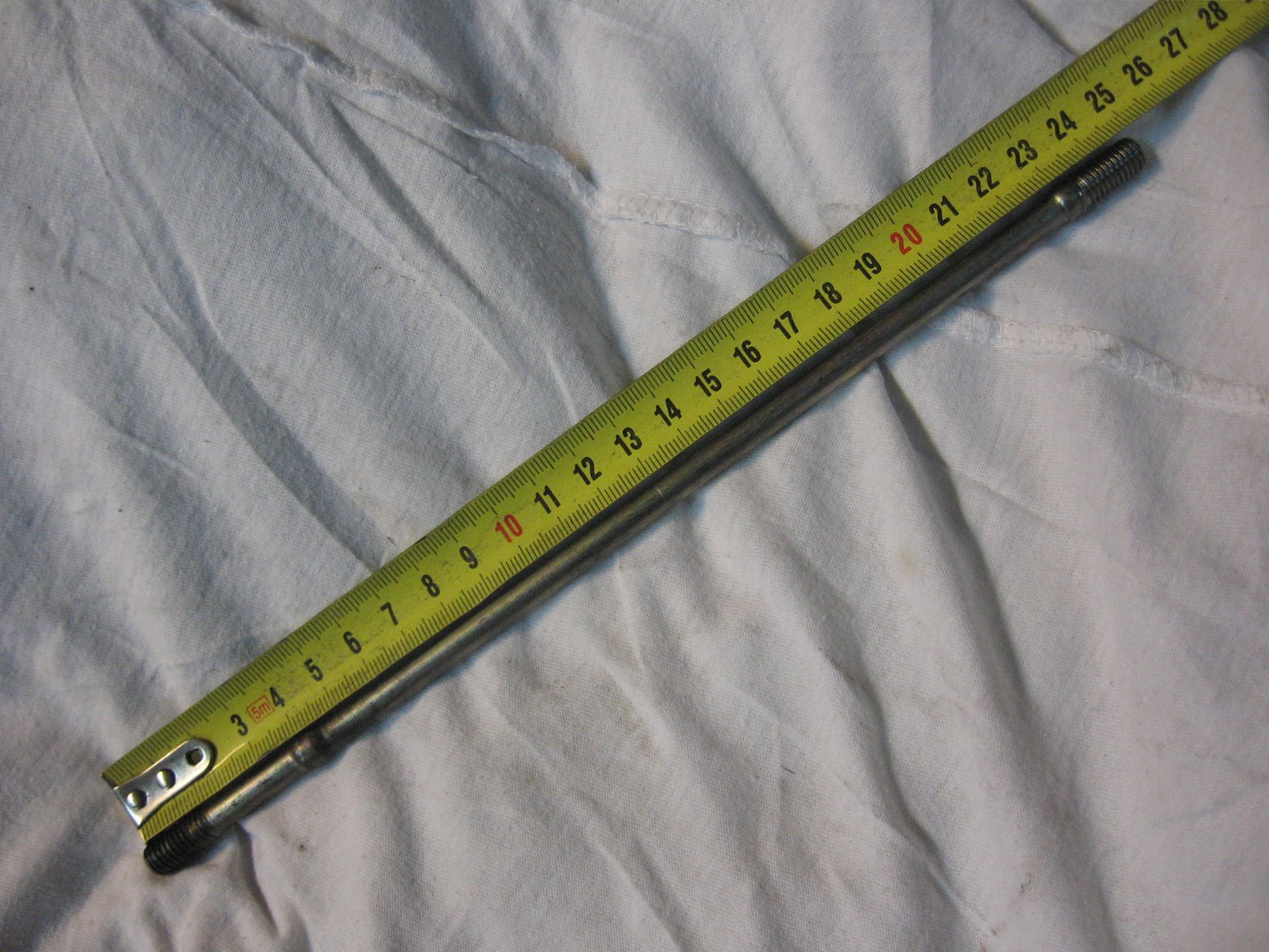 draadeind cilinder/kop bevesteging 8x252 -- vt700 c 1984-87		90011-me9-003