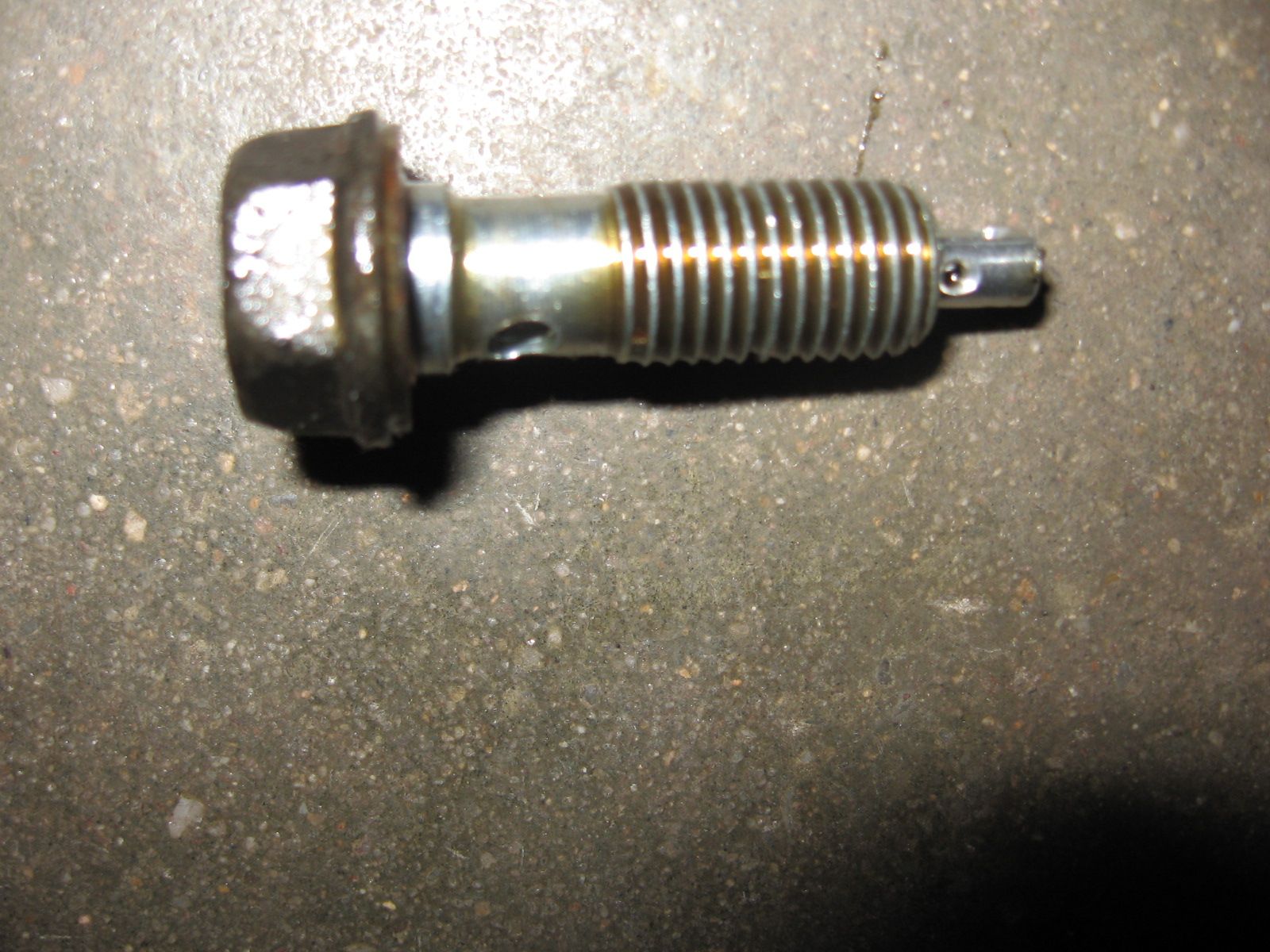 Onderste banjobout olie van olieleiding voorkant blok	Cmx450c  , cb450 -1986 , cm450	90045-mm2-670	90045-mc0-000 (2)