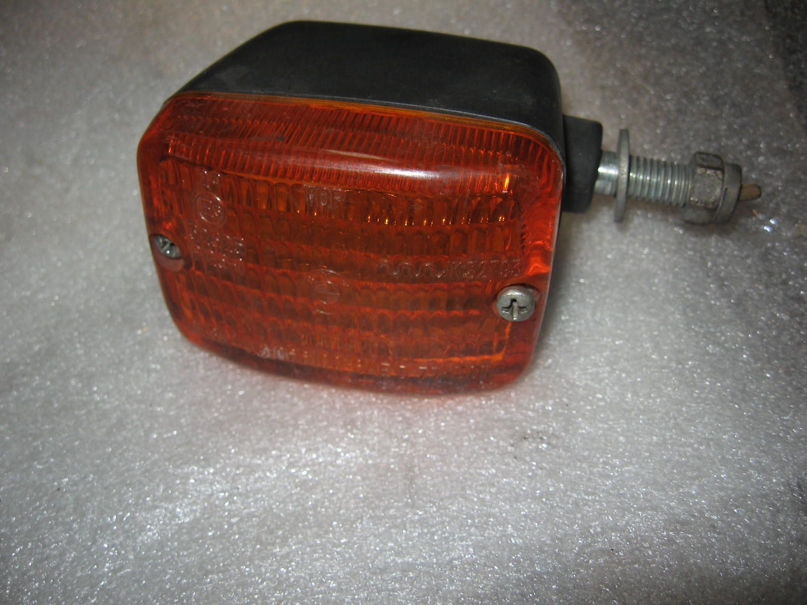 knipperlicht achter , reflector binnen minder goed	R 2v