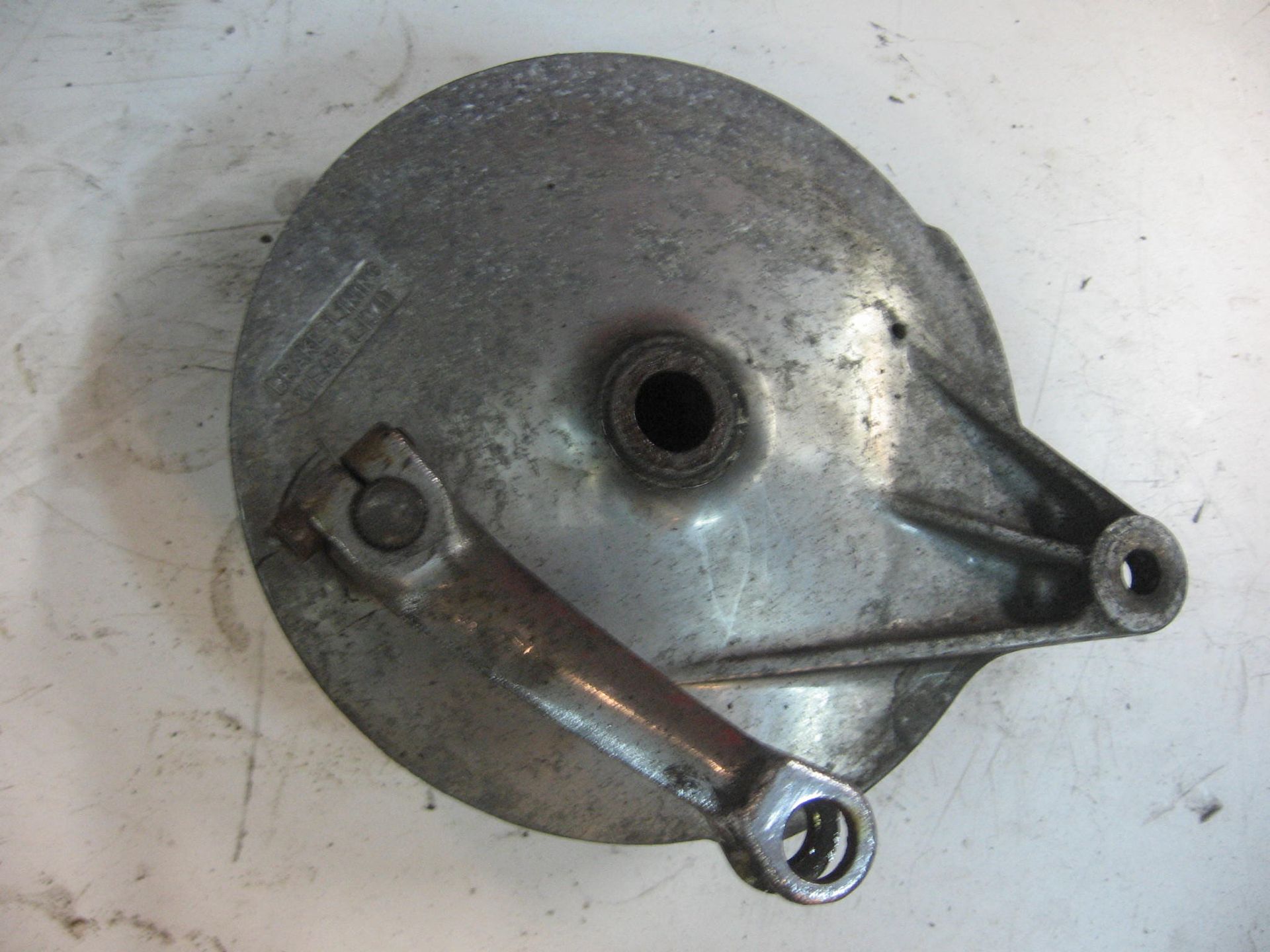 achterremtrommel plaat – gsx400e  / gs450 		64210-44060