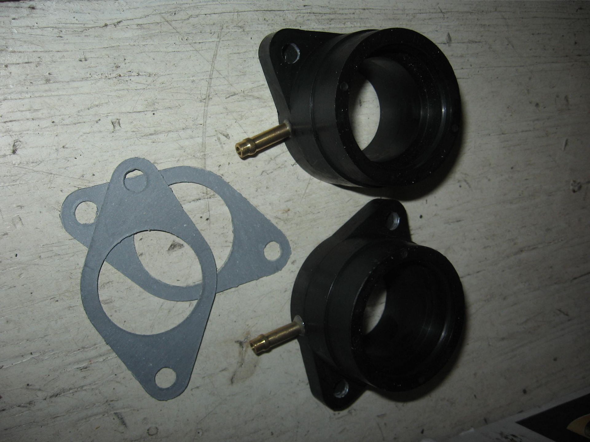 inlaat rubbers -- xs400 1977-81	vervangend 		CHY-1	2a2-13586+2a2-13586	1l9-13556-00
