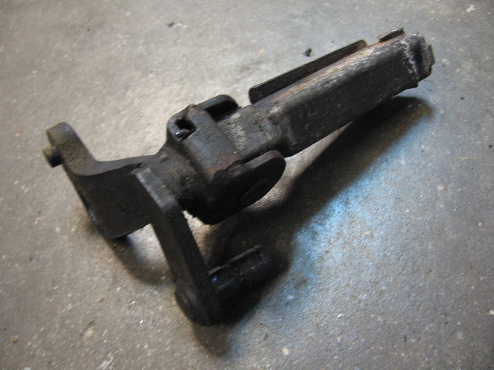 bestuurdersvoetsteun links , zonder rubber	Xz550 82	11h-27410