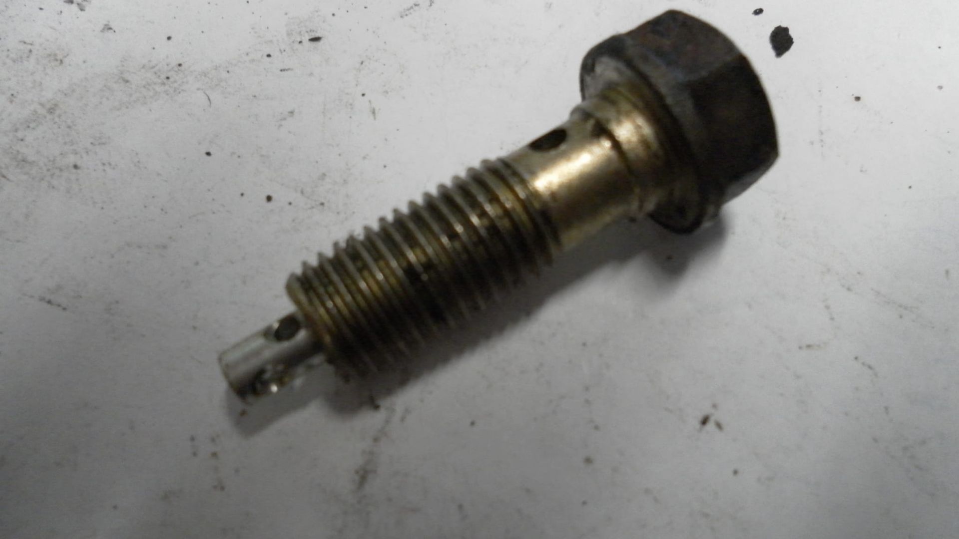 Onderste banjobout olie van olieleiding voorkant blok	Cmx450c  , cb450 -1986 , cm450	90045-mm2-670	90045-mc0-000