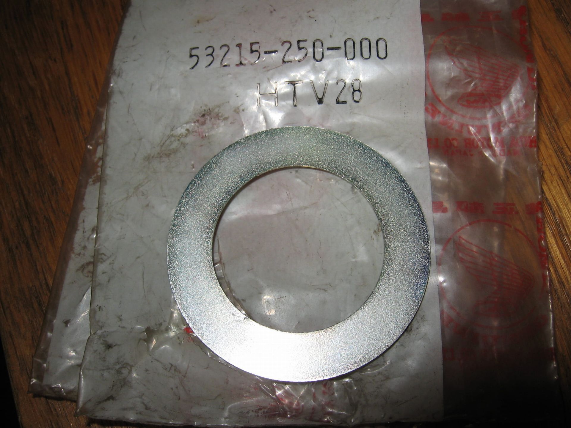 ring onder keering balhoofdlager , steering head dustseal washer ,( 46,9x30,4x,6) ,cb450k		oem	53215-250-000