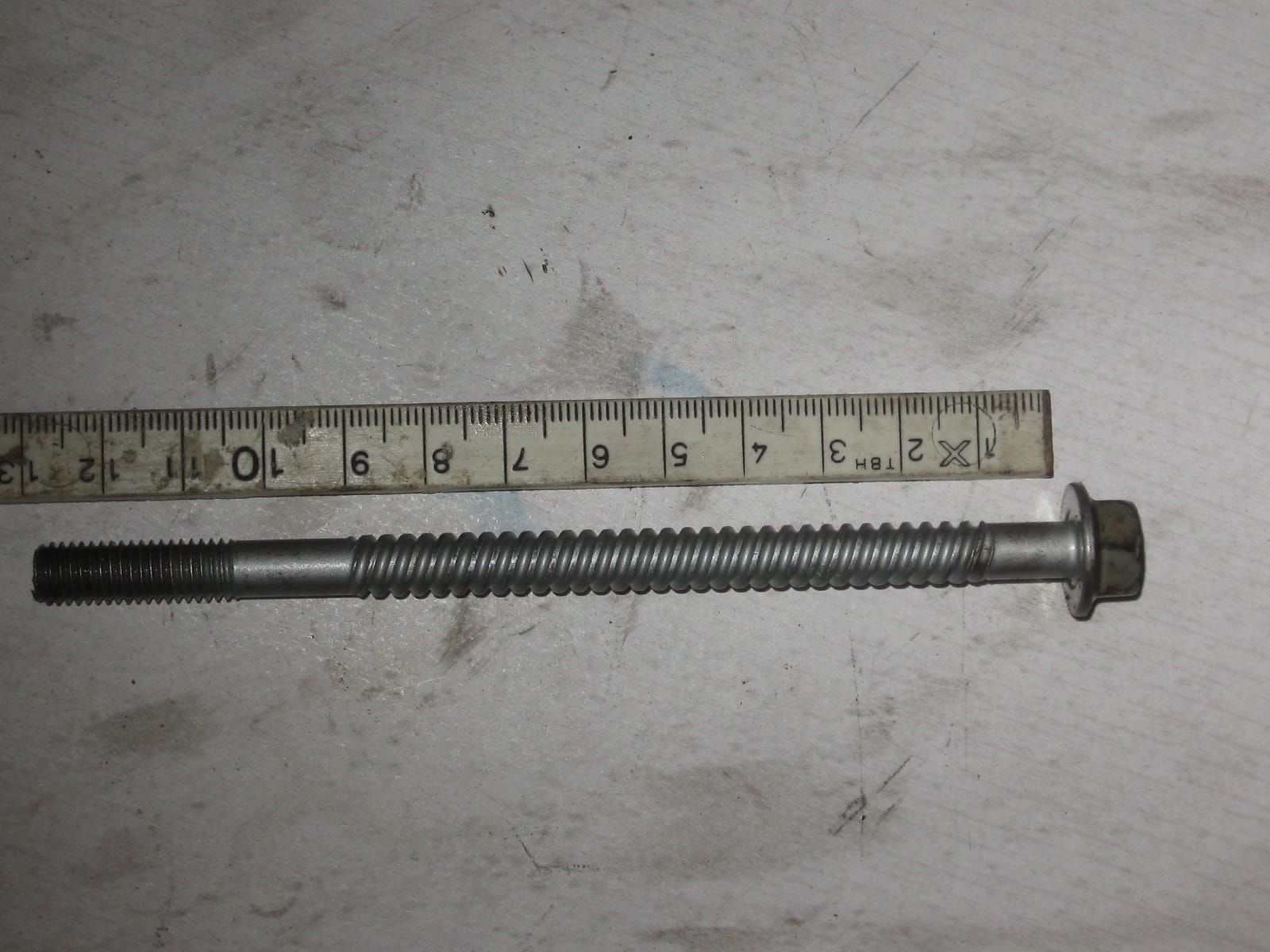 kopbout m8x130	Vtr250 1988-90 , vf500 1984-86	90008-ke8-010
