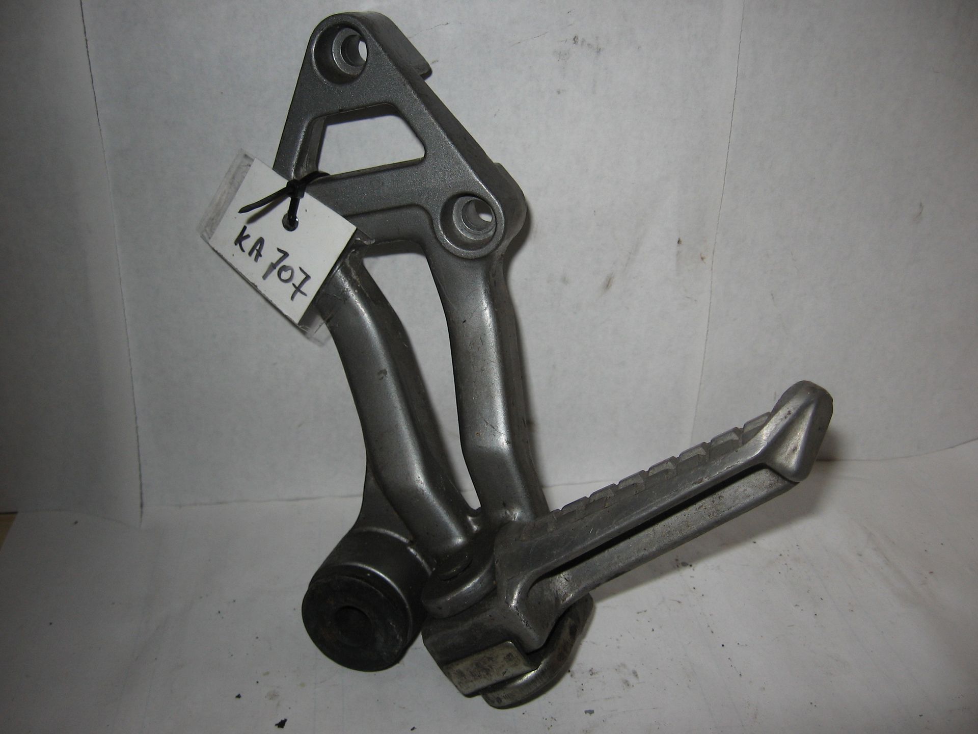 voetsteunhouder duo links	Zzr1100r 90-91	35011-1521