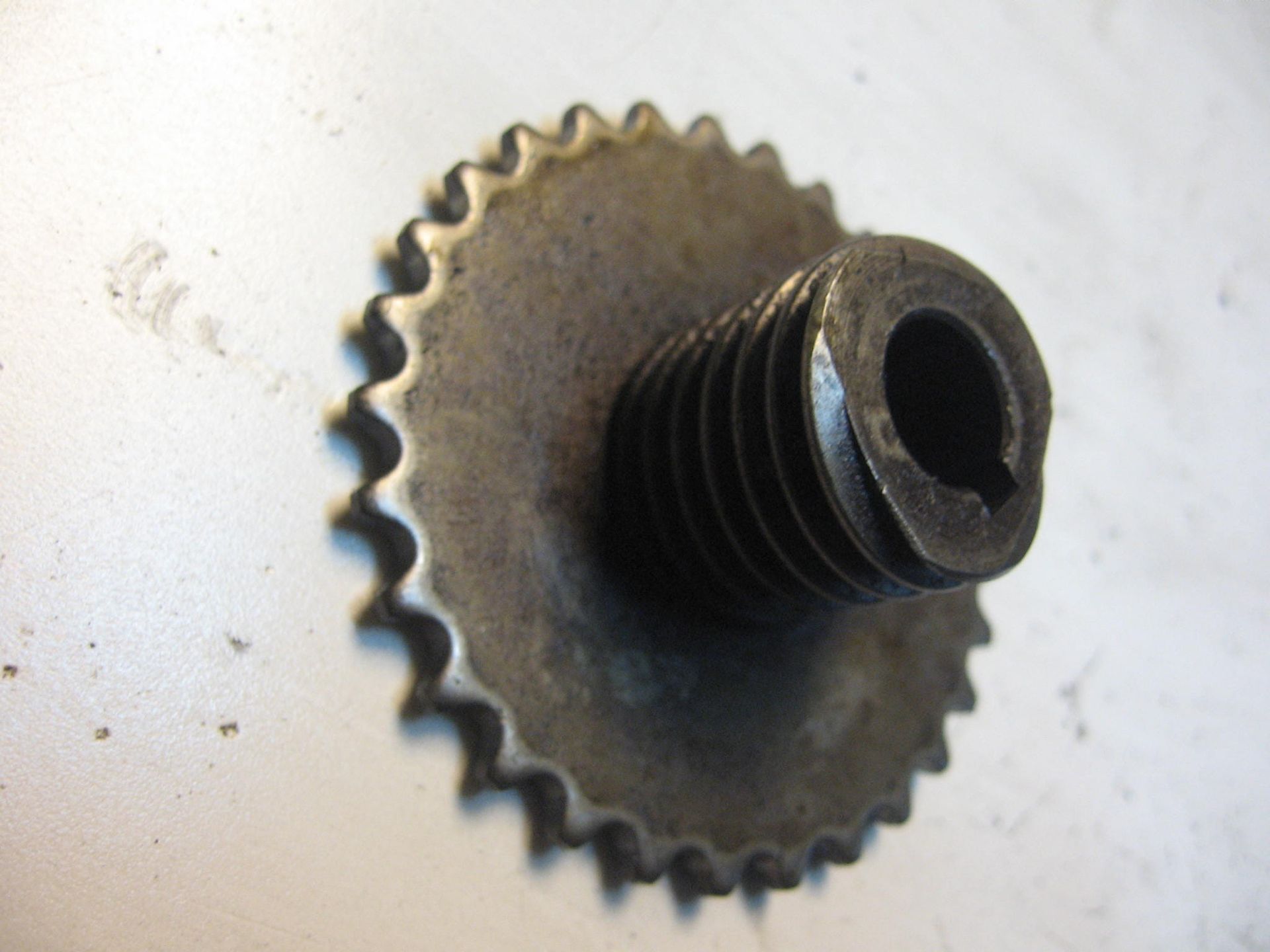 kettingwiel oliepomp  -- cb400n 1981		15110-413-010	15110-413-020