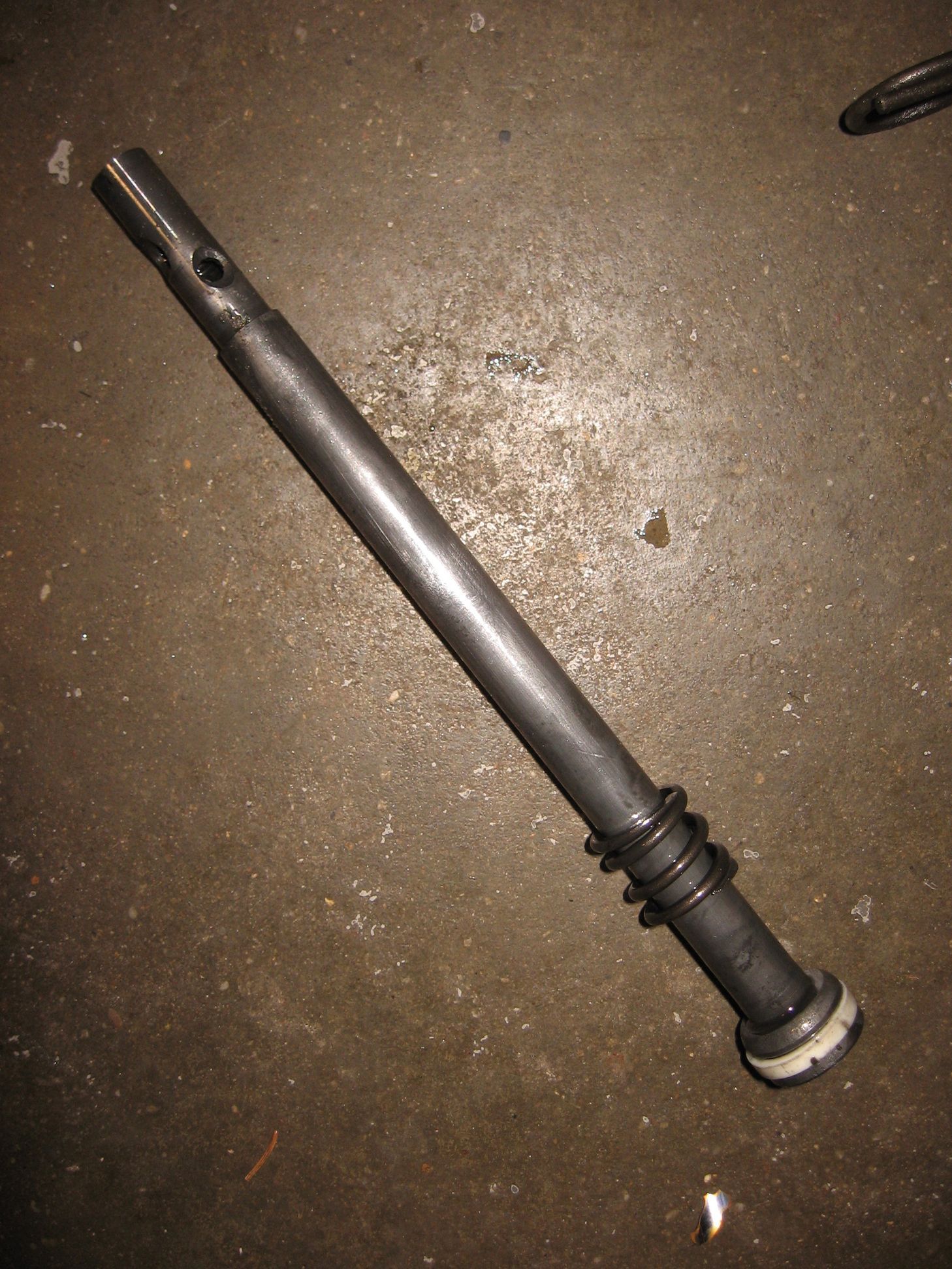 voorvorkcilinder	gsx400e , gsx250	51194-11420