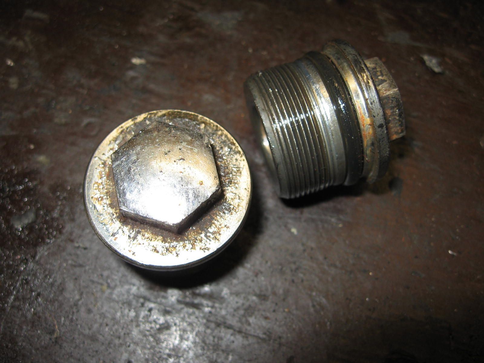 dop op voorvorkpoot m27x1.00	Gsx400e, gs400 , gt380 1973-77	51351-33130