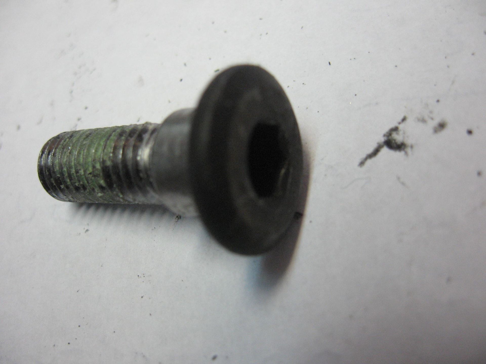 imbus plattekop bevesteging remschijf  M8x23 borst D 10 x L 6 mm