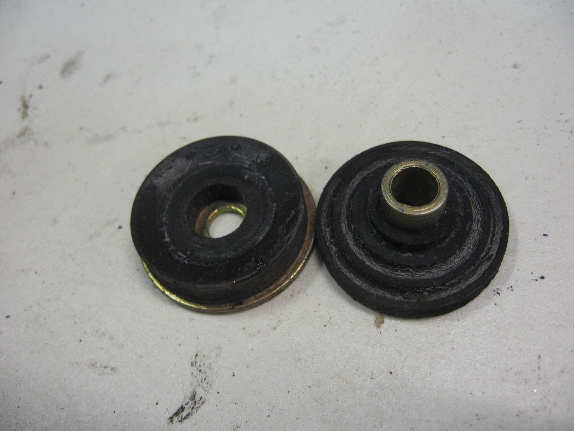 bevestiging achterspatbord rubber +bus / k75rt		52531453322 +52531455344 +5231455343 +52531451629