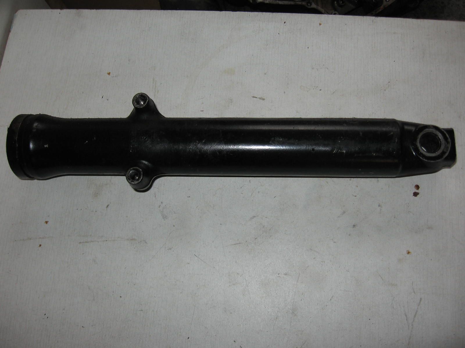 Voorvork onderpoot rechts	Gsx400e 	51130-11500	51108-11820-291