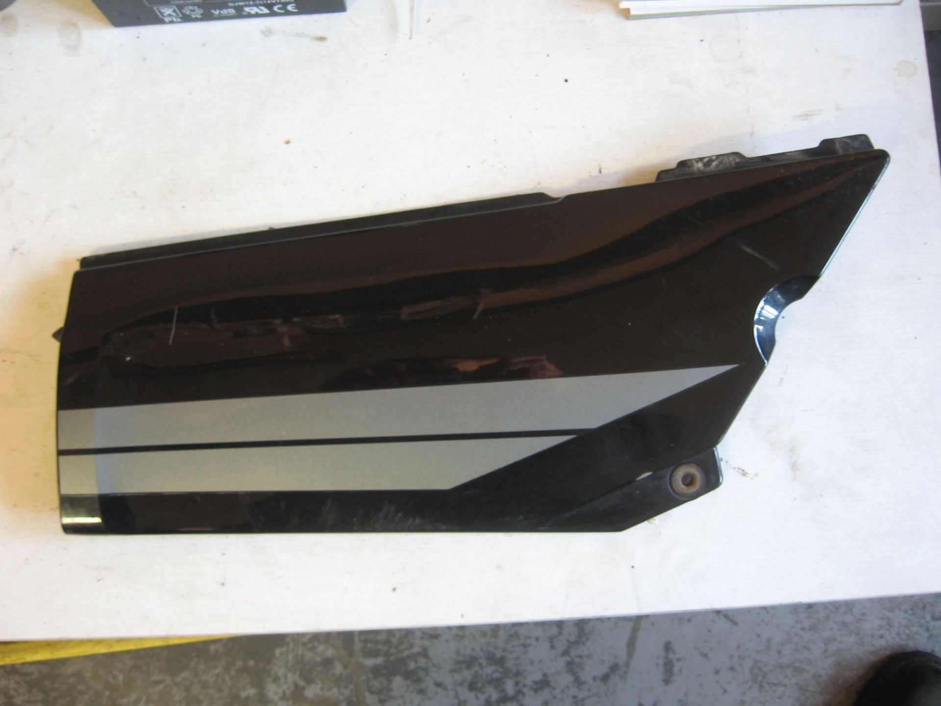 zijkap frame rechts , zwart grijs	gpx600R  	36010-50   ,	36002-54     ,  56048-   , 36001-1383