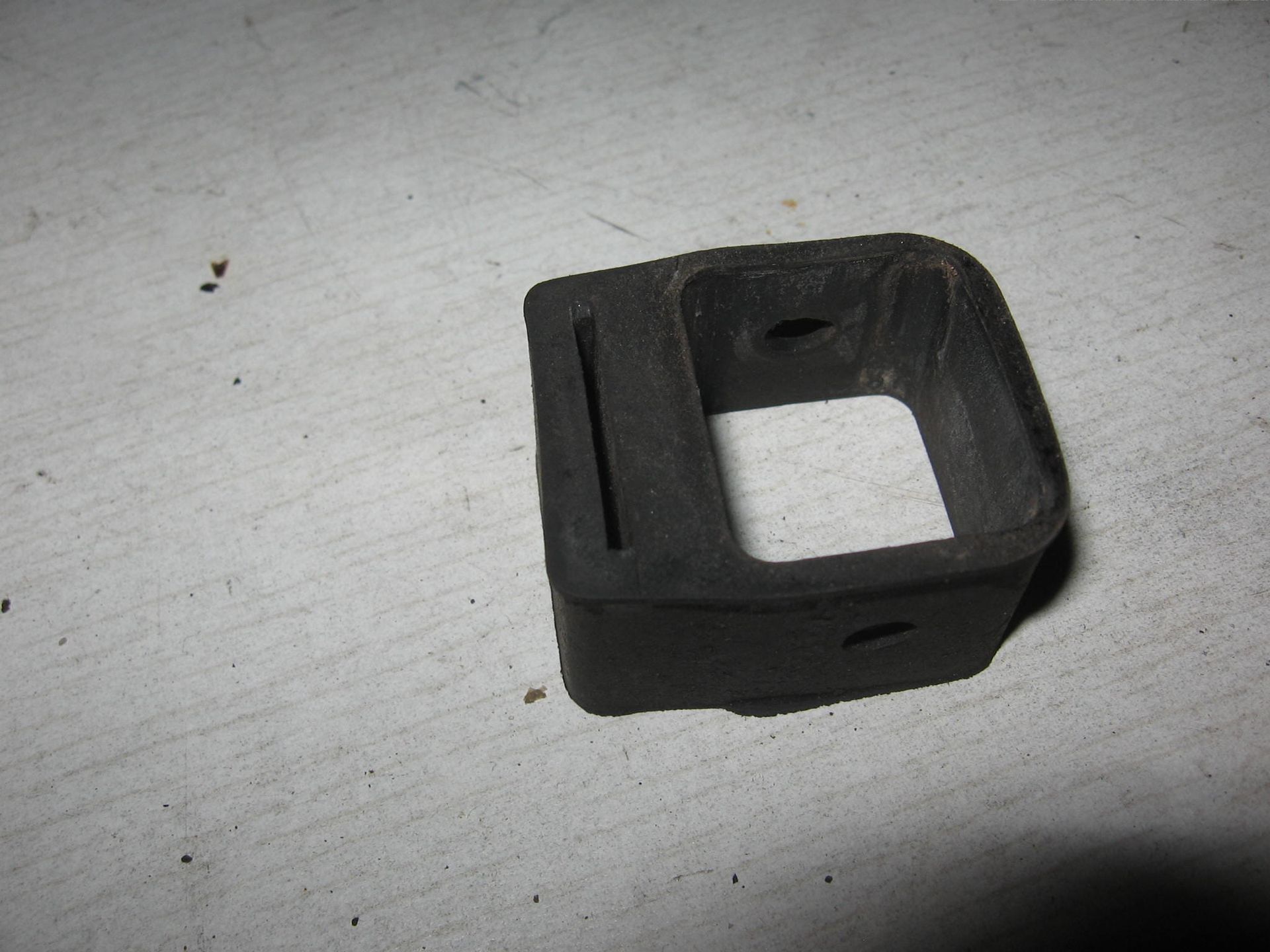 Rubber ophanging Relais 	TR1	Tbv 4h7-81950