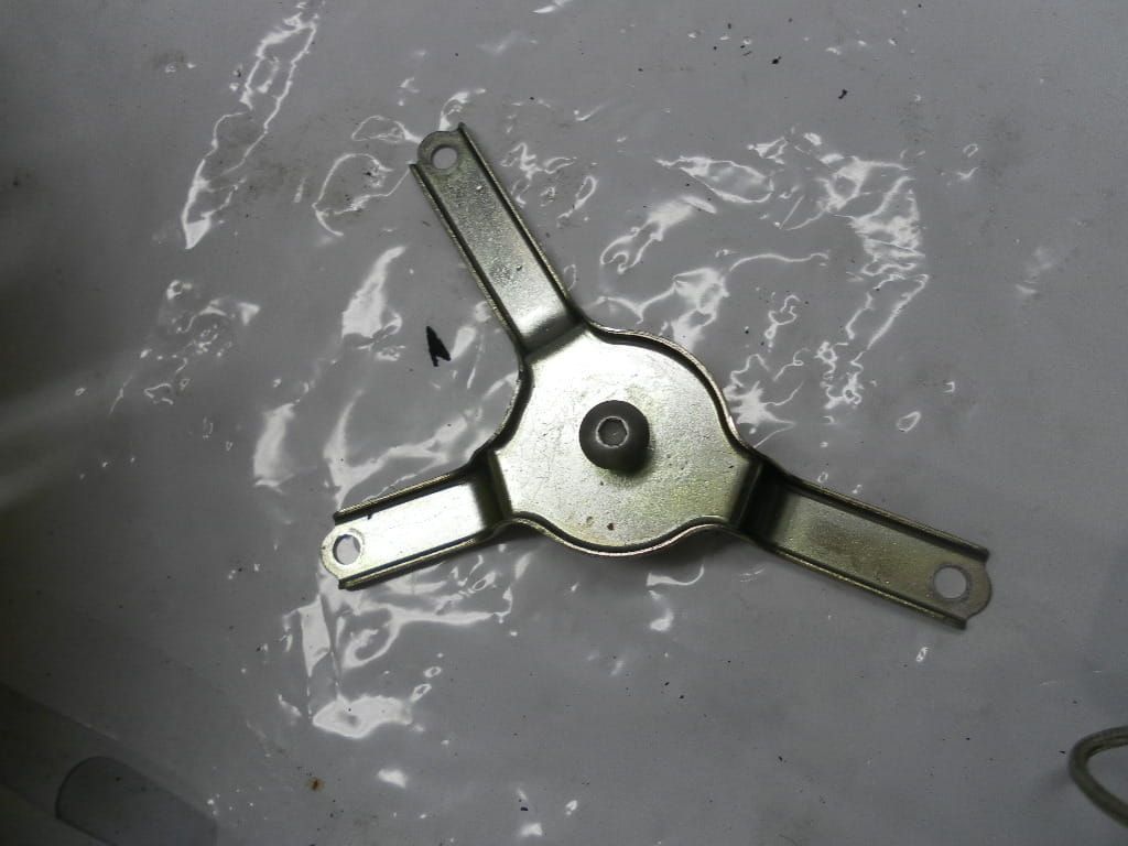 houder deksel luchtfilter	vt600c  	17211-MR1-000