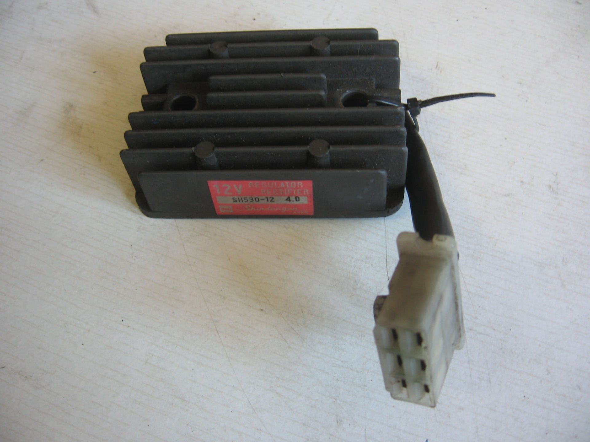 Spanningsregelaar / gelijkrichter	Gpz500s 1988 , ltd454	21066-1030	,sh530