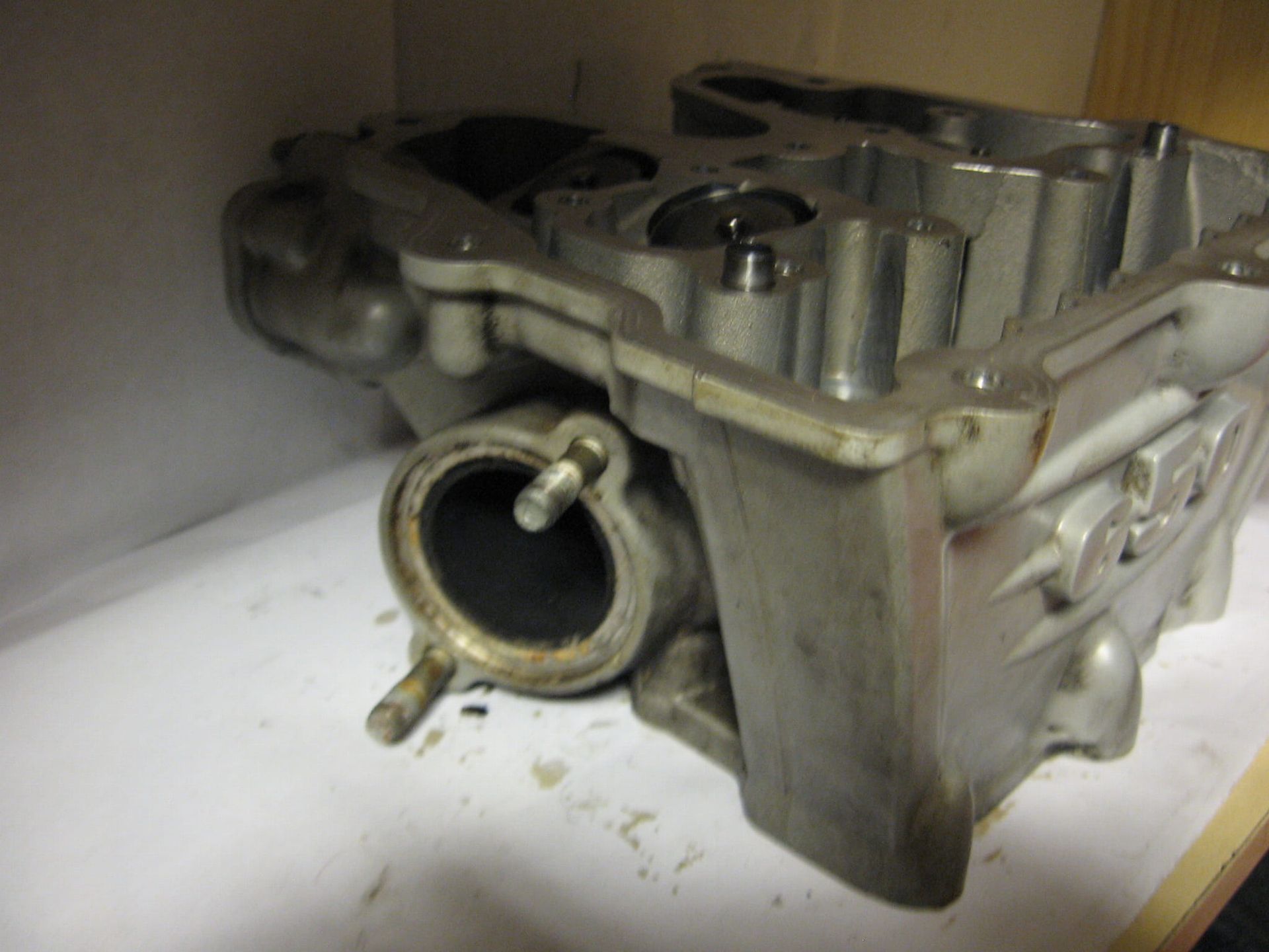 kop met kleppen 	F650gs 99-2004, dakar 00-04 , f650cs 01-04	11127652884